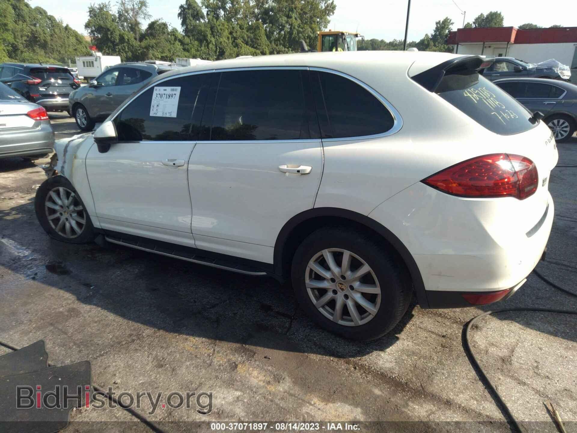 2011 PORSCHE CAYENNE - VIN: WP1AA2A25BLA08382 - Фото 3