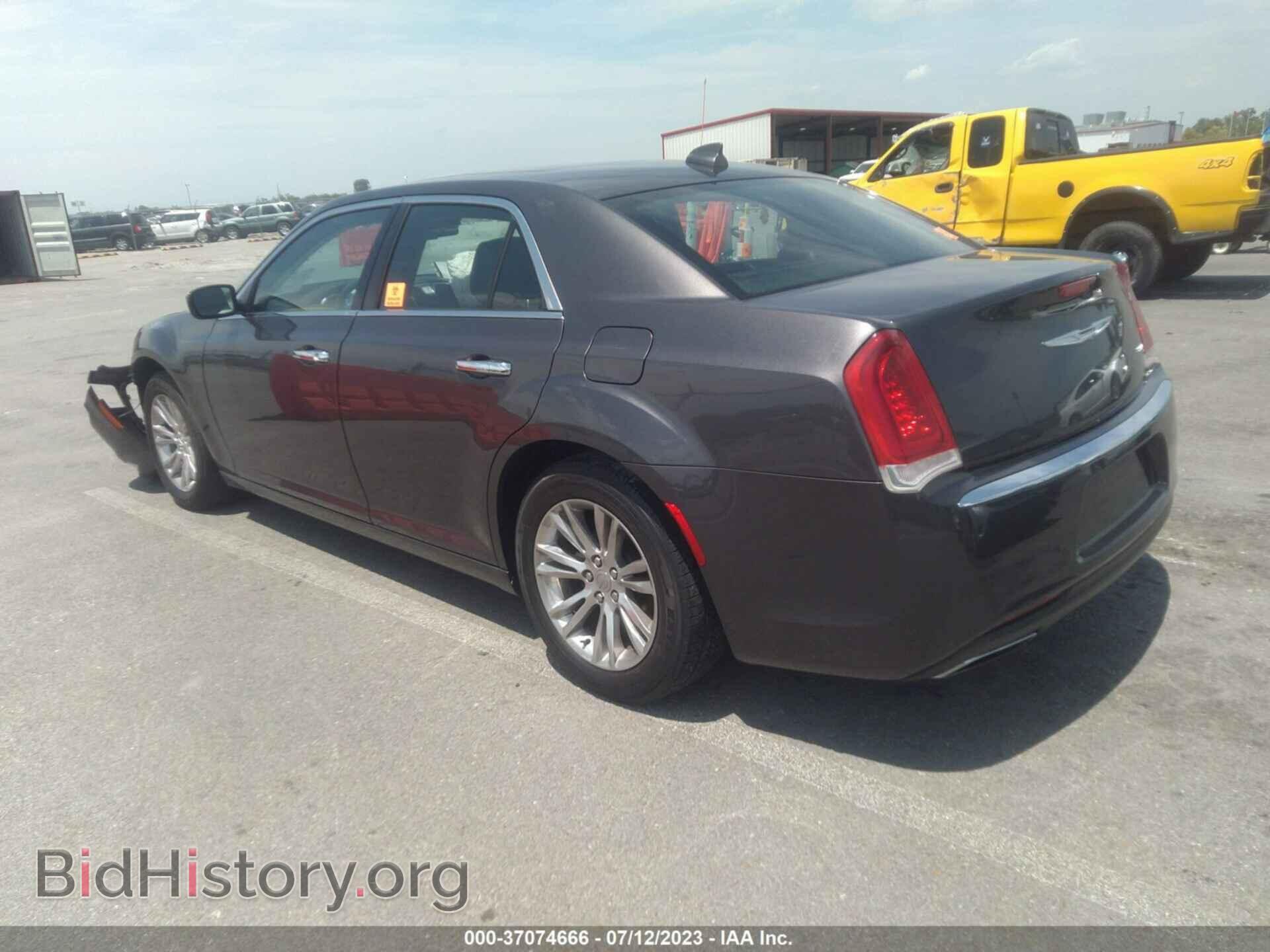 2016 CHRYSLER 300 - VIN: 2C3CCAEG2GH320253 - Фото 3