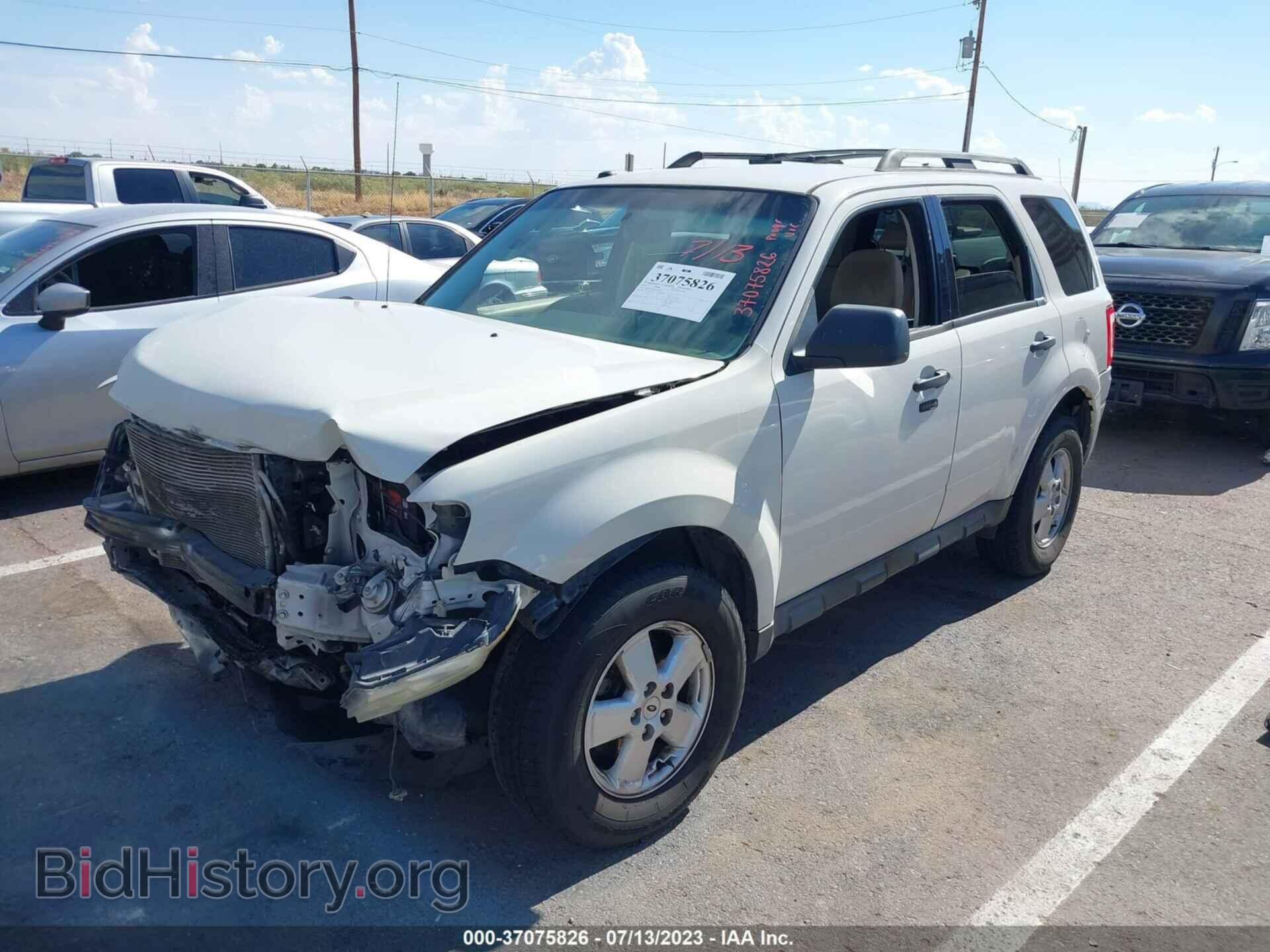 2011 FORD ESCAPE - VIN: 1FMCU9D79BKC04599 - Фото 2