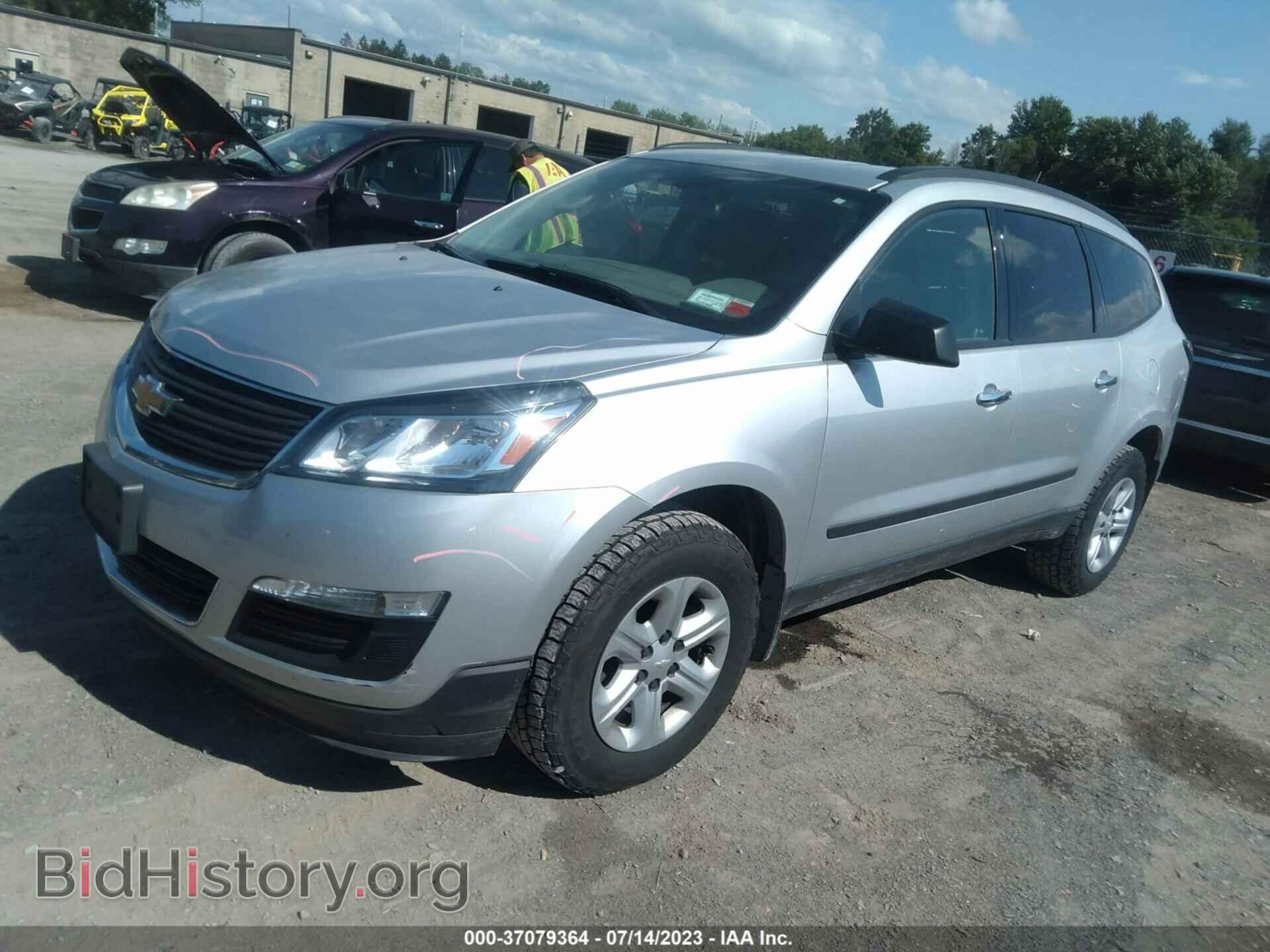 2017 CHEVROLET TRAVERSE - VIN: 1GNKVFKD9HJ226337 - Фото 2