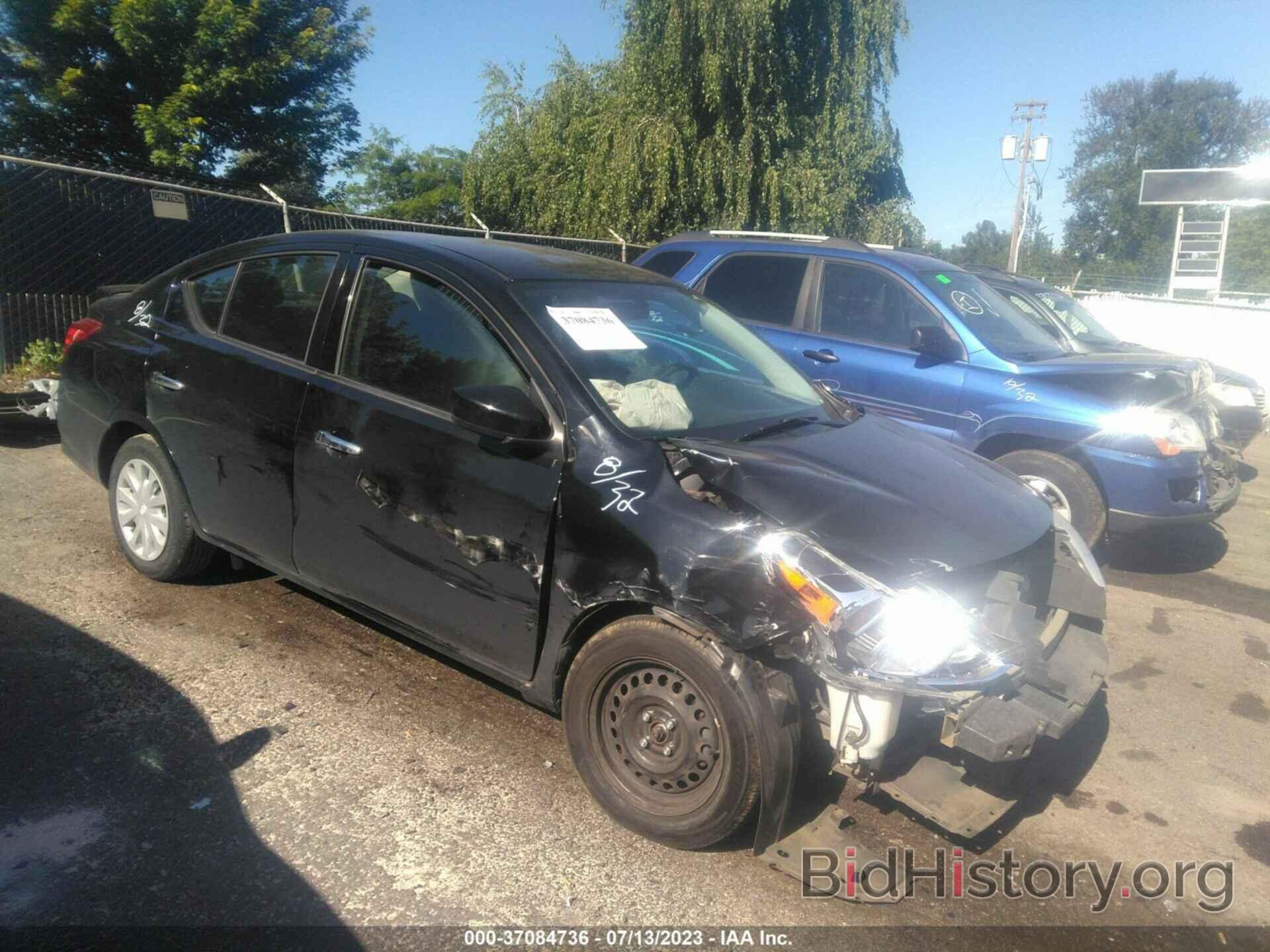 Photo 3N1CN7AP4JL810256 - NISSAN VERSA SEDAN 2018