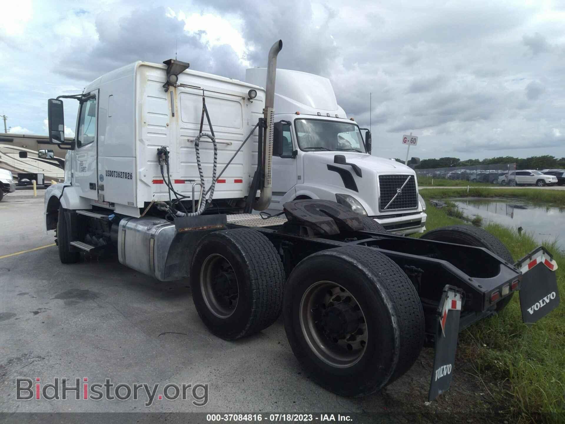 2013 VOLVO VN - VIN: 4V4NC9DG6DN569425 - Фото 3