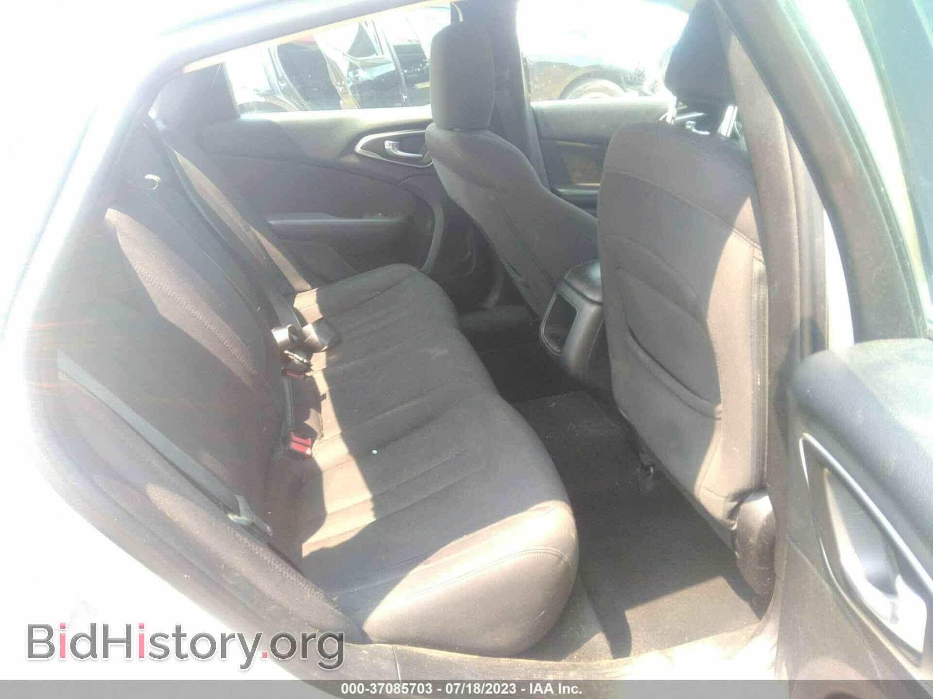 2015 CHRYSLER 200 - VIN: 1C3CCCAB0FN679421 - Фото 8