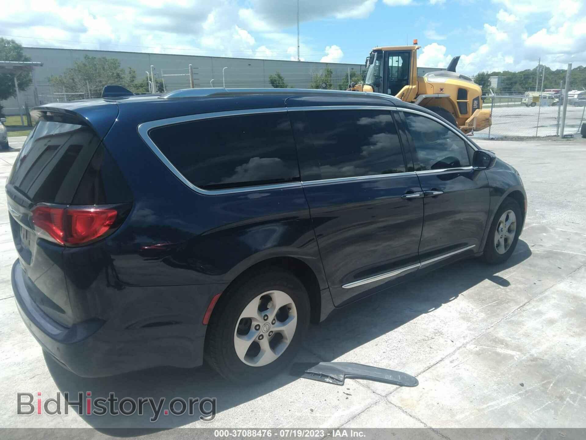 2017 CHRYSLER PACIFICA - VIN: 2C4RC1EG1HR584792 - Фото 4