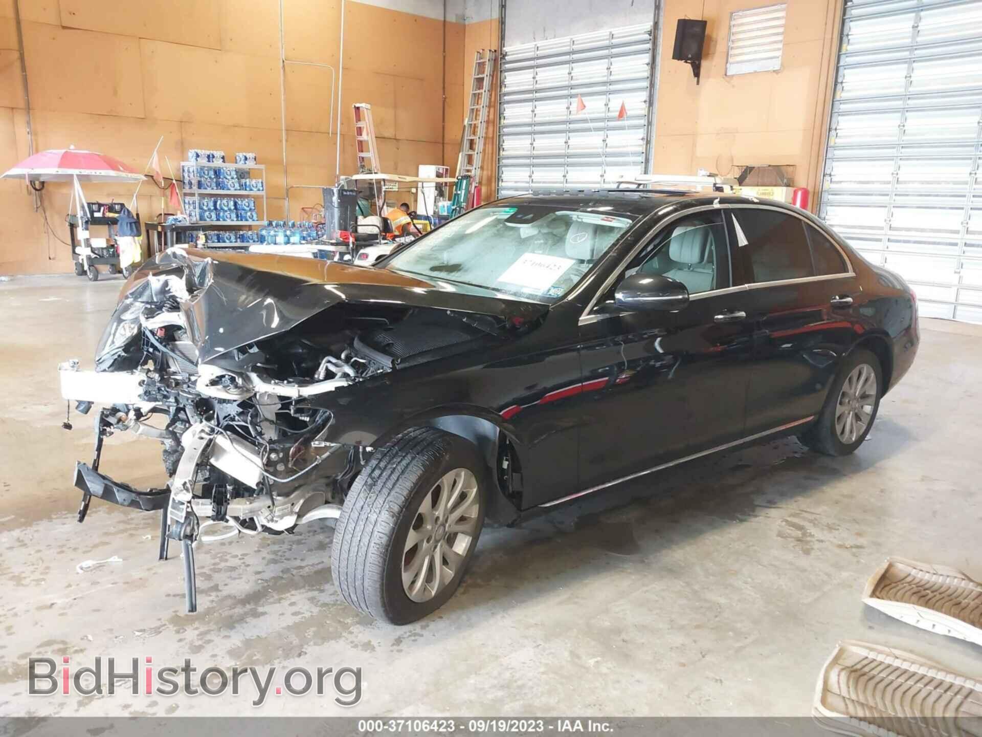 2017 MERCEDES-BENZ E-CLASS - VIN: WDDZF4KB6HA208035 - Фото 2