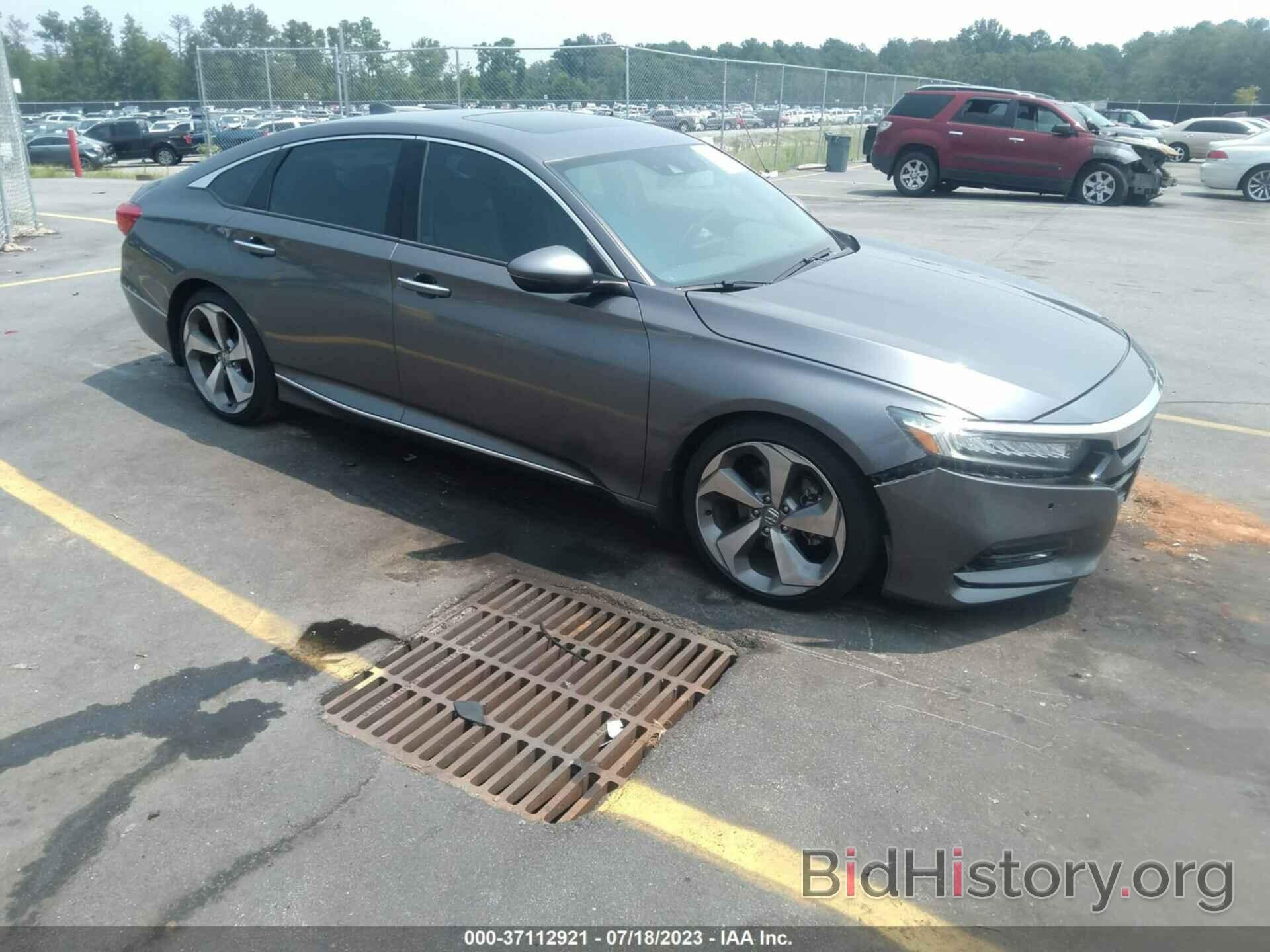 Photo 1HGCV1F94JA078885 - HONDA ACCORD SEDAN 2018