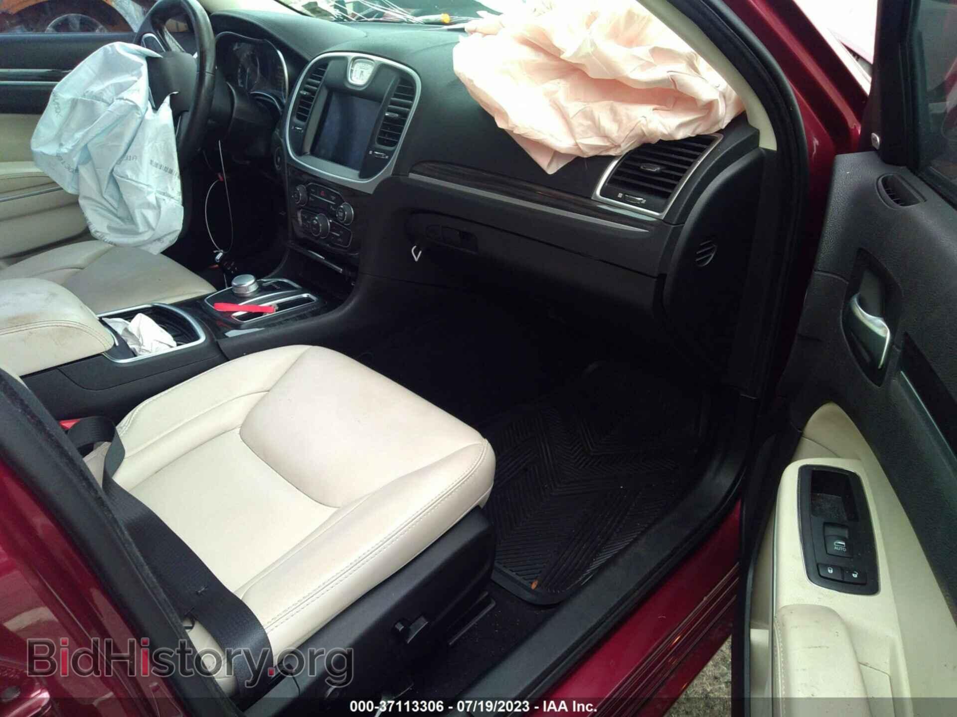 2019 CHRYSLER 300 - VIN: 2C3CCAAG1KH547934 - Фото 5