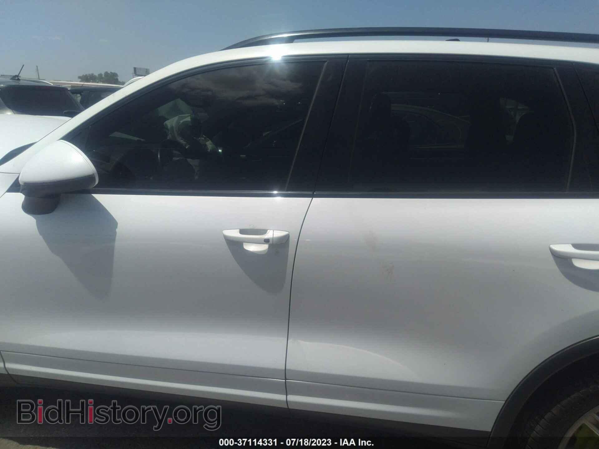 2016 PORSCHE CAYENNE - VIN: WP1AE2A26GLA61801 - Фото 14