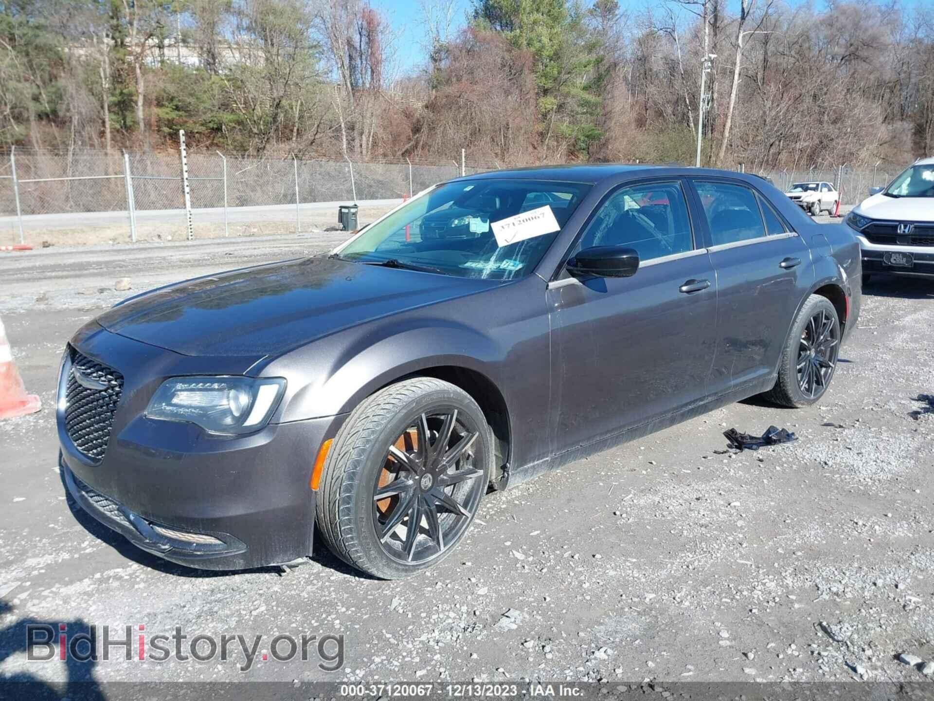 2019 CHRYSLER 300 - VIN: 2C3CCAAG2KH589870 - Фото 2