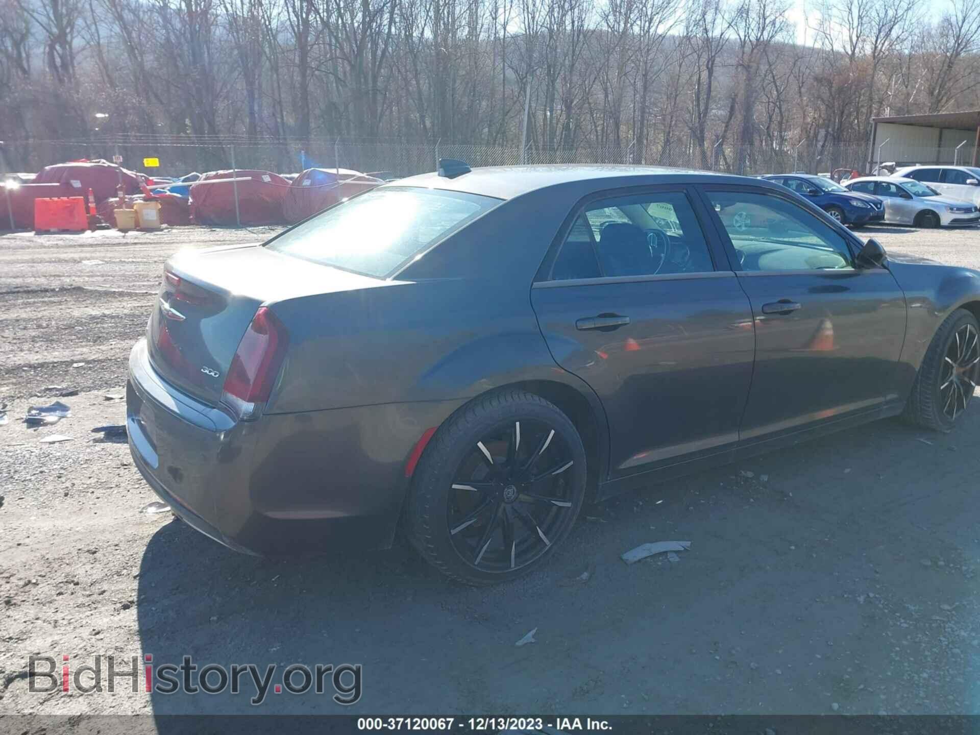 2019 CHRYSLER 300 - VIN: 2C3CCAAG2KH589870 - Фото 4