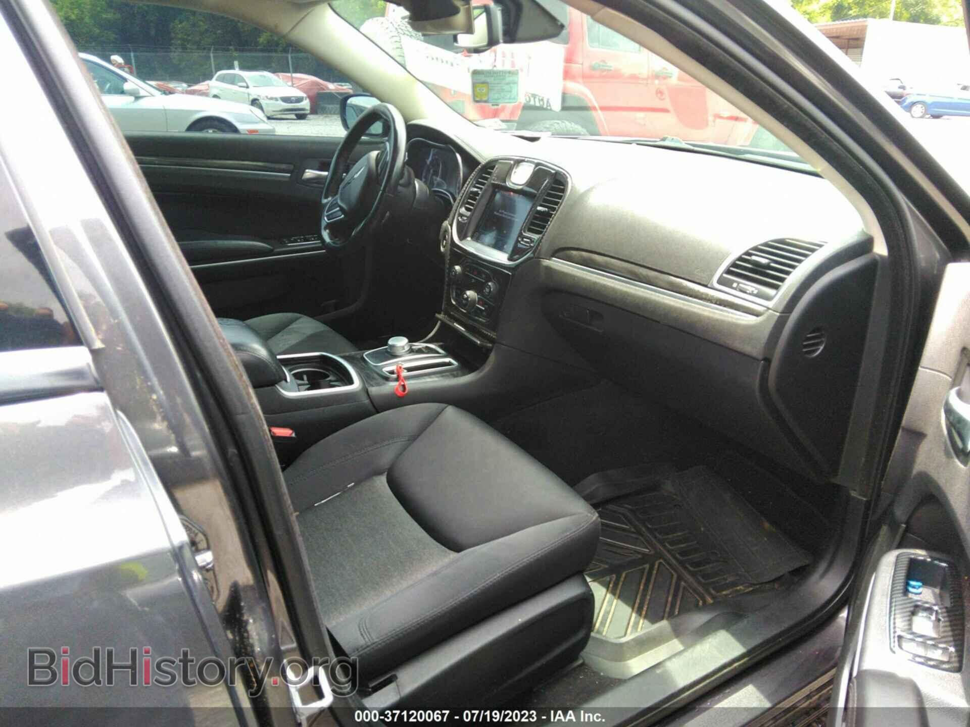 2019 CHRYSLER 300 - VIN: 2C3CCAAG2KH589870 - Фото 5