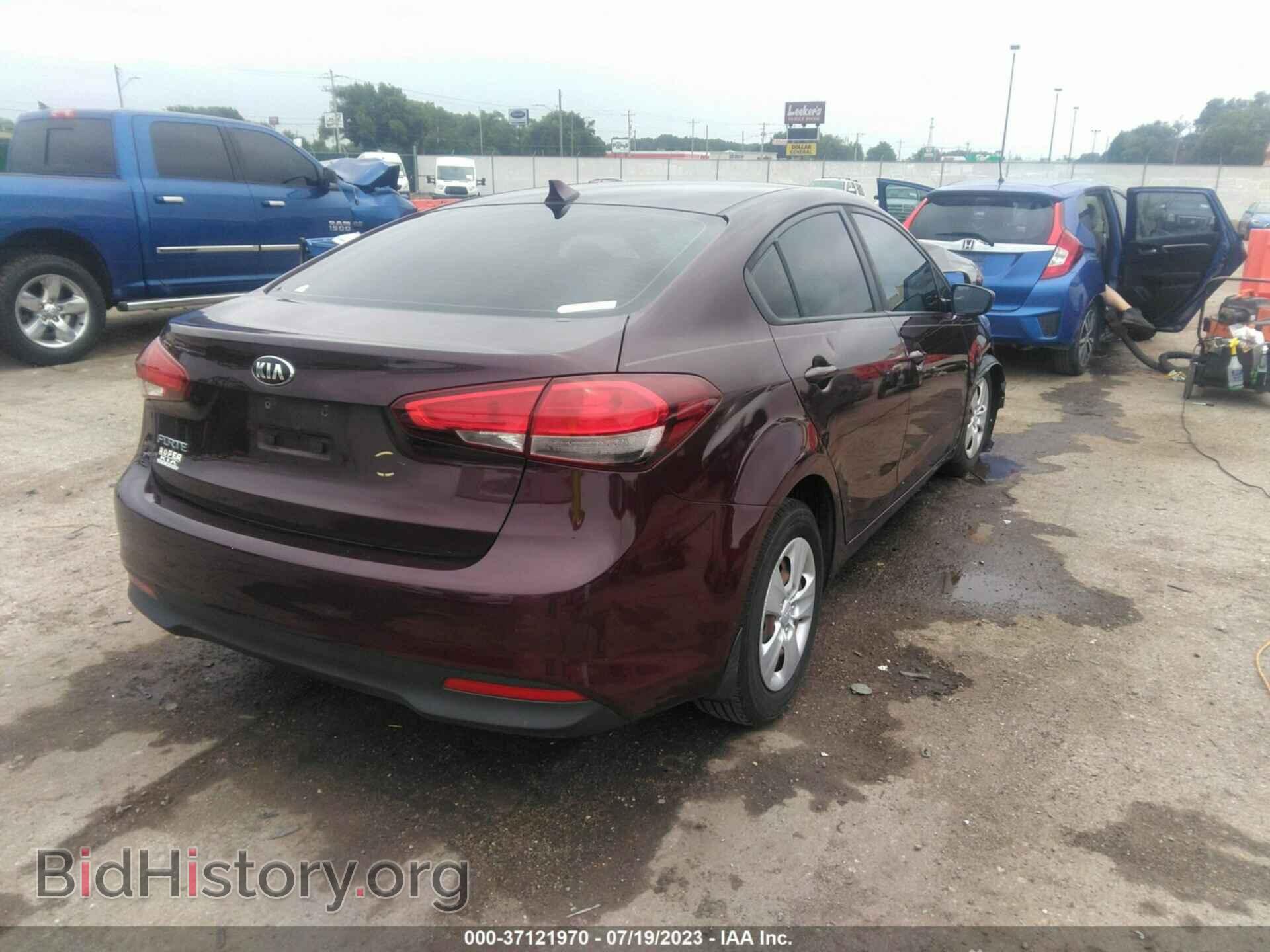 2017 KIA FORTE - VIN: 3KPFK4A71HE102403 - Photo 4