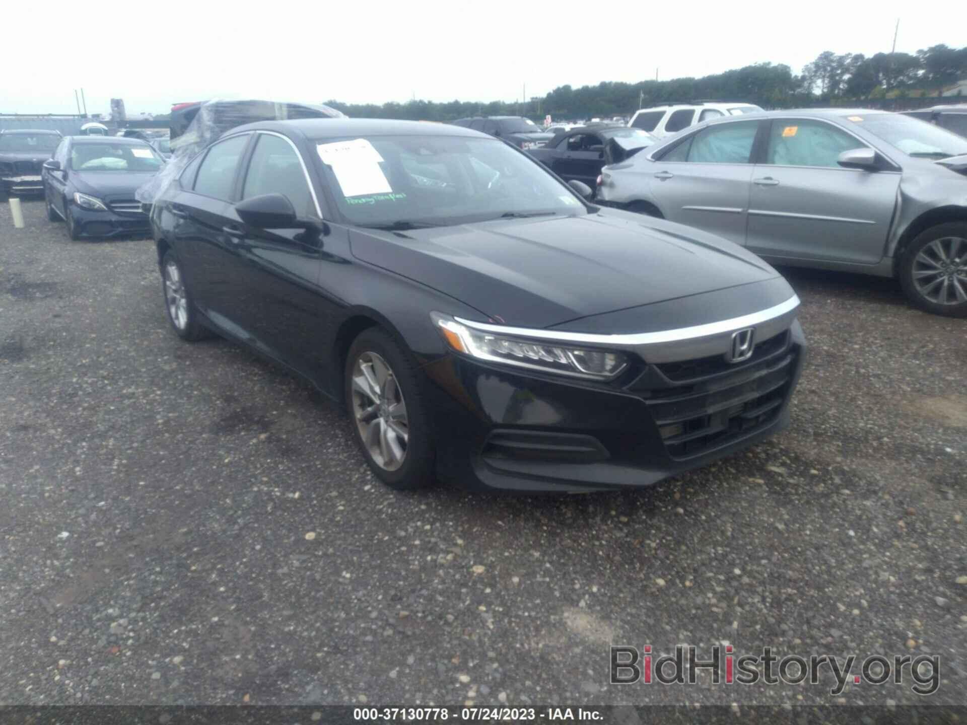 Photo 1HGCV1F13JA176381 - HONDA ACCORD SEDAN 2018