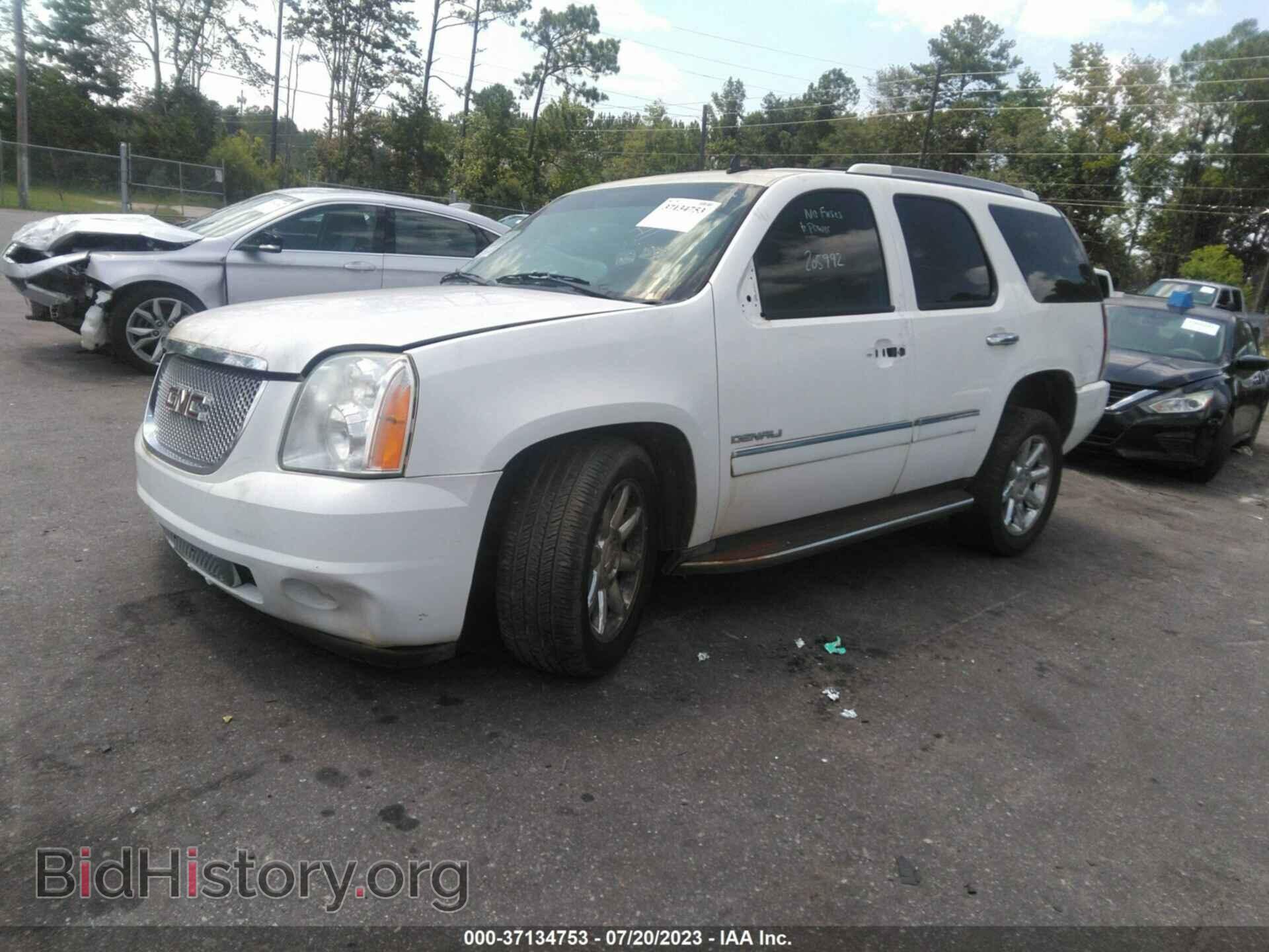 2011 GMC YUKON - VIN: 1GKS1EEF2BR273492 - Фото 2