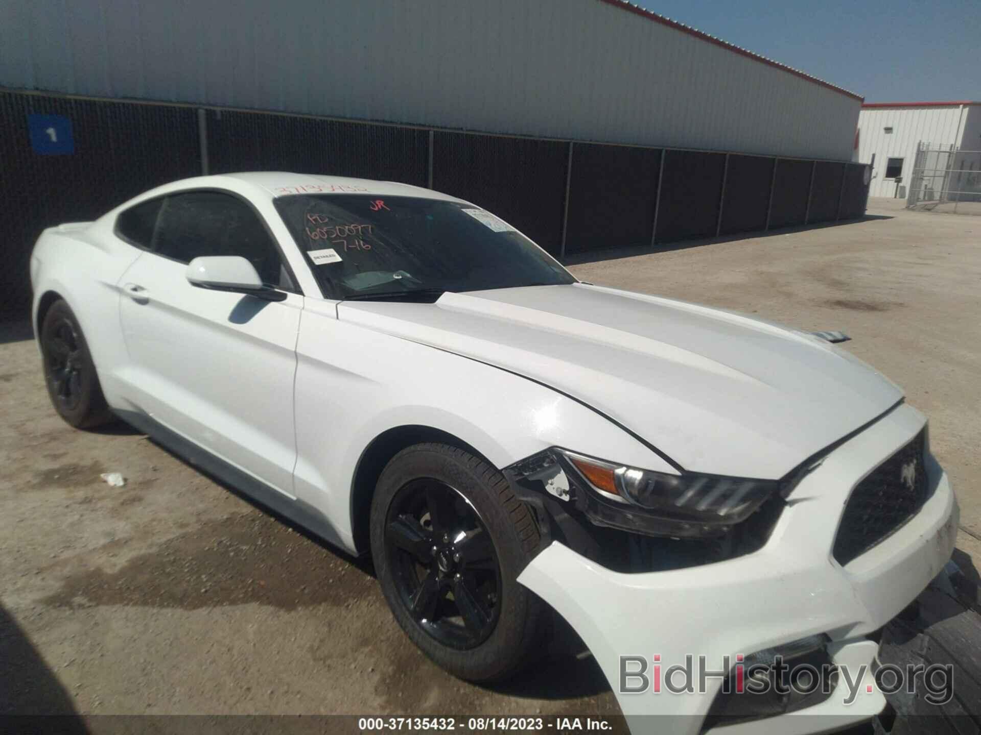 Photo 1FA6P8THXF5350159 - FORD MUSTANG 2015
