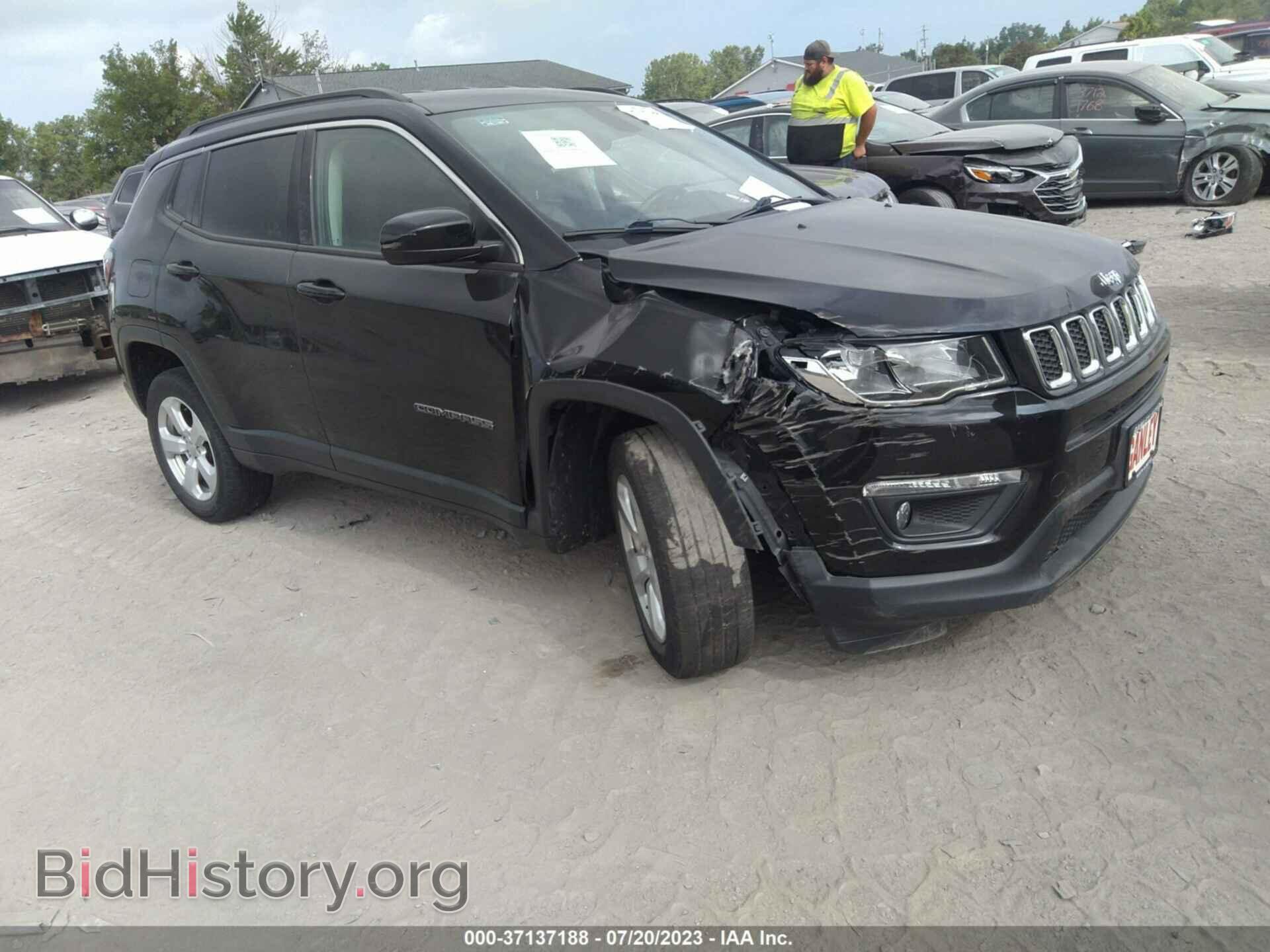 Фотография 3C4NJDBB9JT418568 - JEEP COMPASS 2018