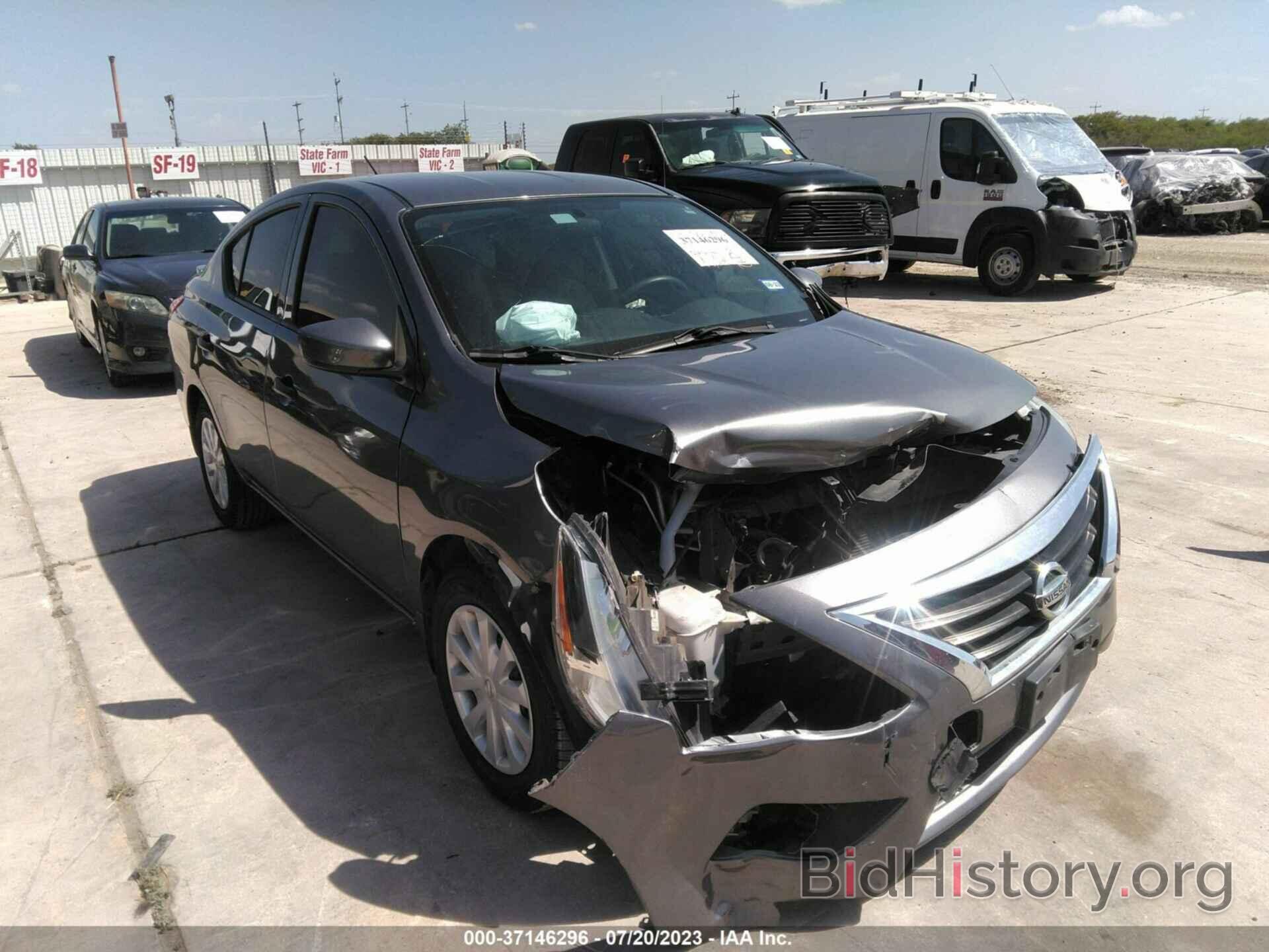 Photo 3N1CN7AP2KL812833 - NISSAN VERSA SEDAN 2019