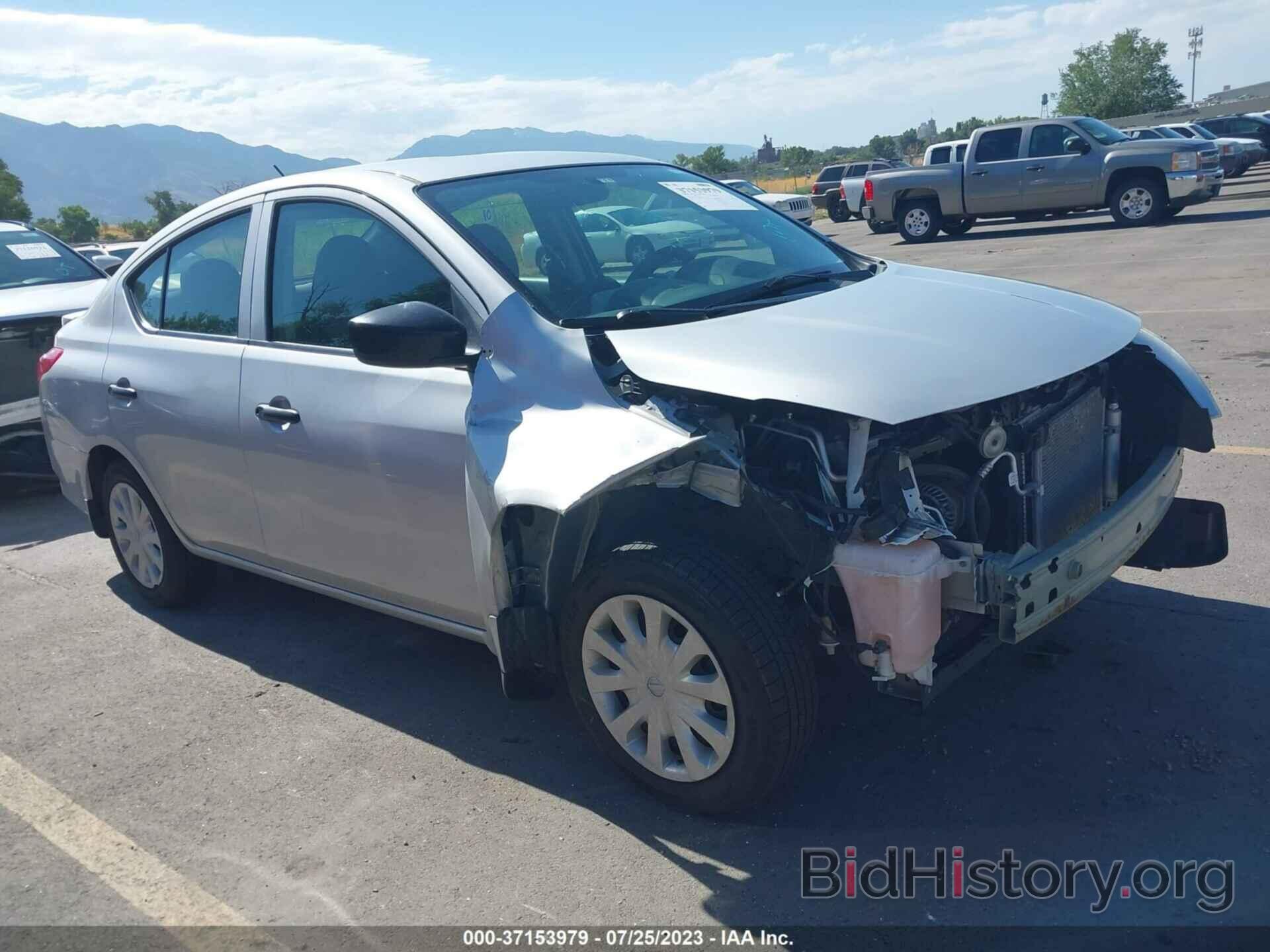 Photo 3N1CN7APXJL840488 - NISSAN VERSA SEDAN 2018