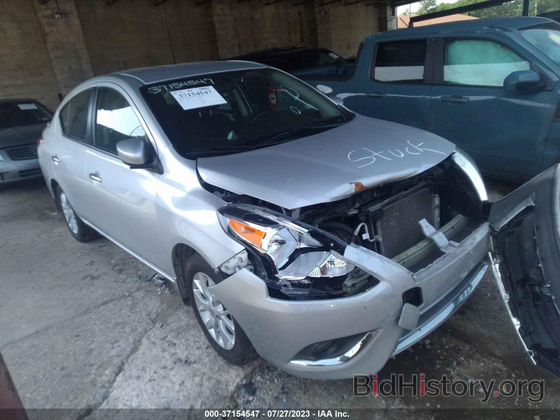 Photo 3N1CN7AP8JL800085 - NISSAN VERSA SEDAN 2018