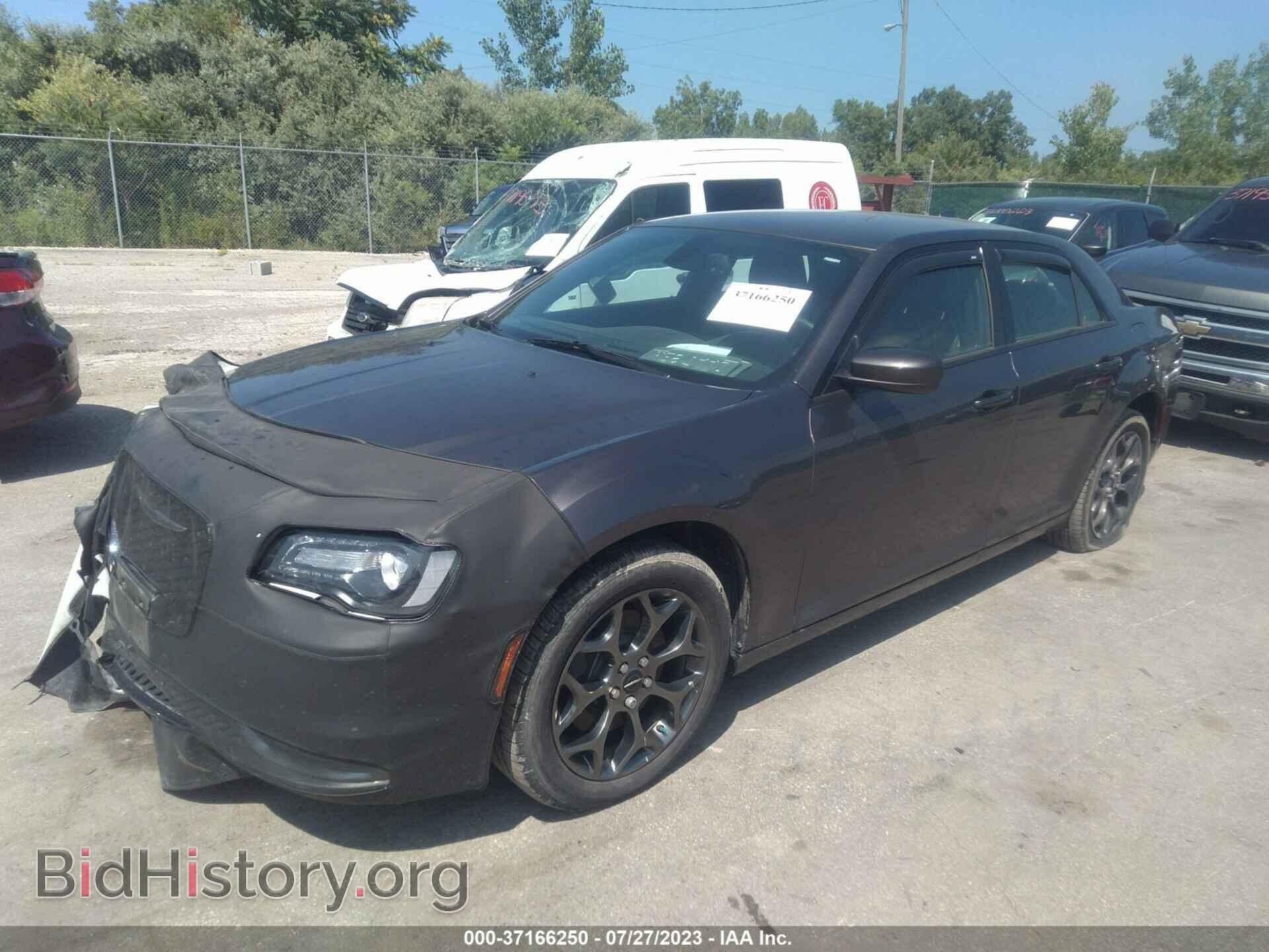2017 CHRYSLER 300 - VIN: 2C3CCAGGXHH637647 - Фото 2