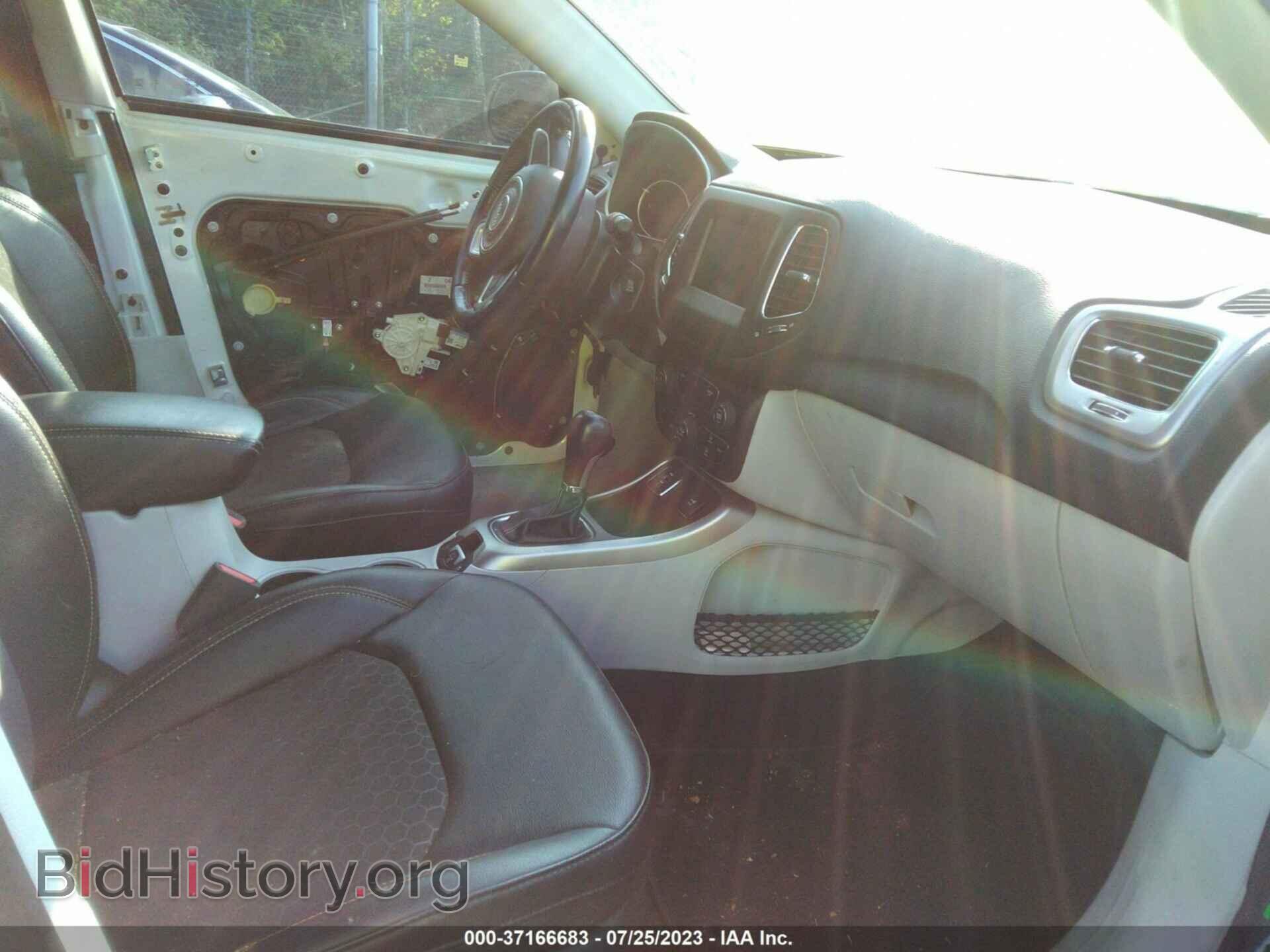 2019 JEEP COMPASS - VIN: 3C4NJCBB9KT706361 - Фото 5