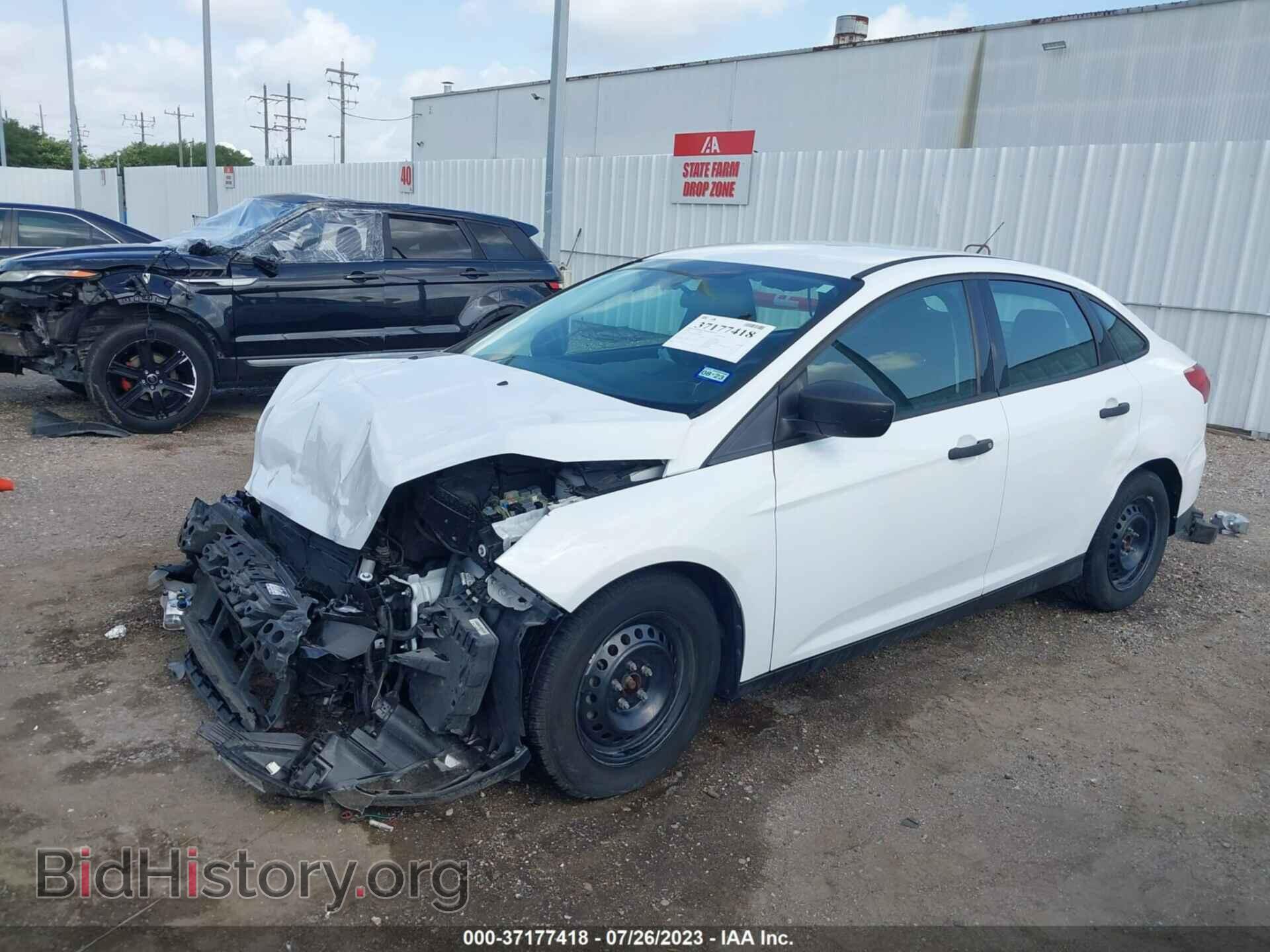 2018 FORD FOCUS - VIN: 1FADP3E28JL268969 - Фото 2