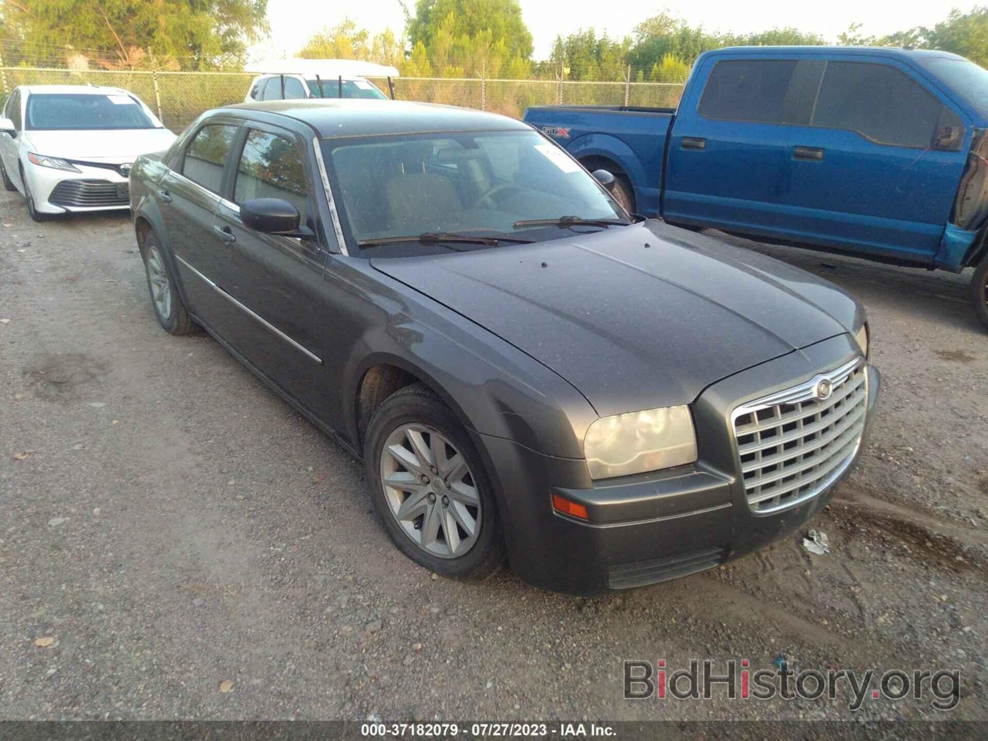 Photo 2C3KA43R98H156170 - CHRYSLER 300 2008