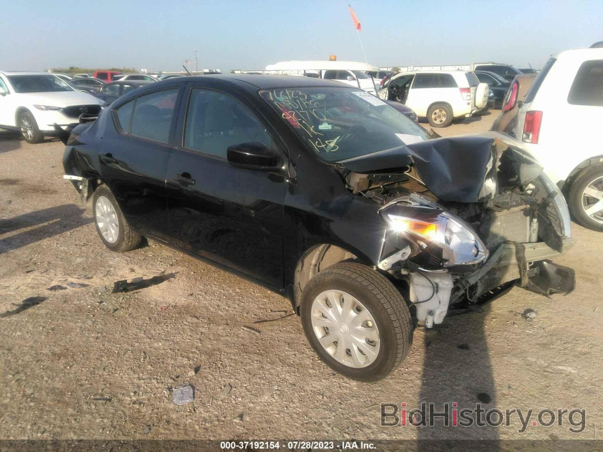 Photo 3N1CN7AP5JL888240 - NISSAN VERSA SEDAN 2018