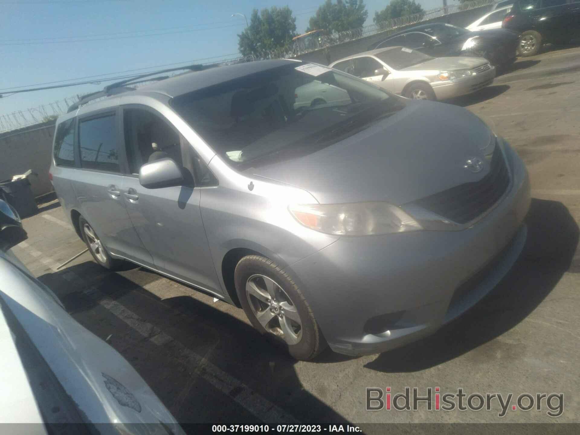 Photo 5TDKK3DC3CS211137 - TOYOTA SIENNA 2012