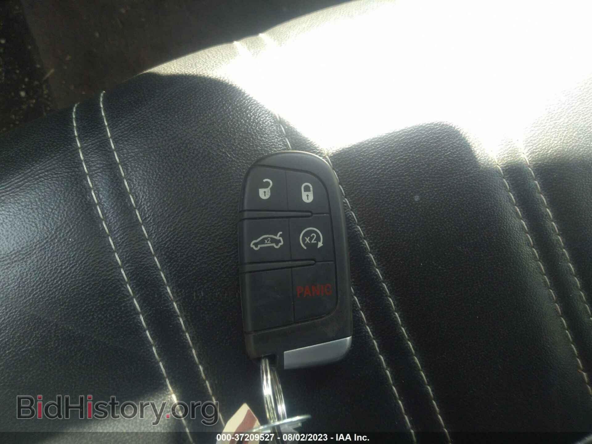 2014 CHRYSLER 300 - VIN: 2C3CCAGG5EH201493 - Фото 11