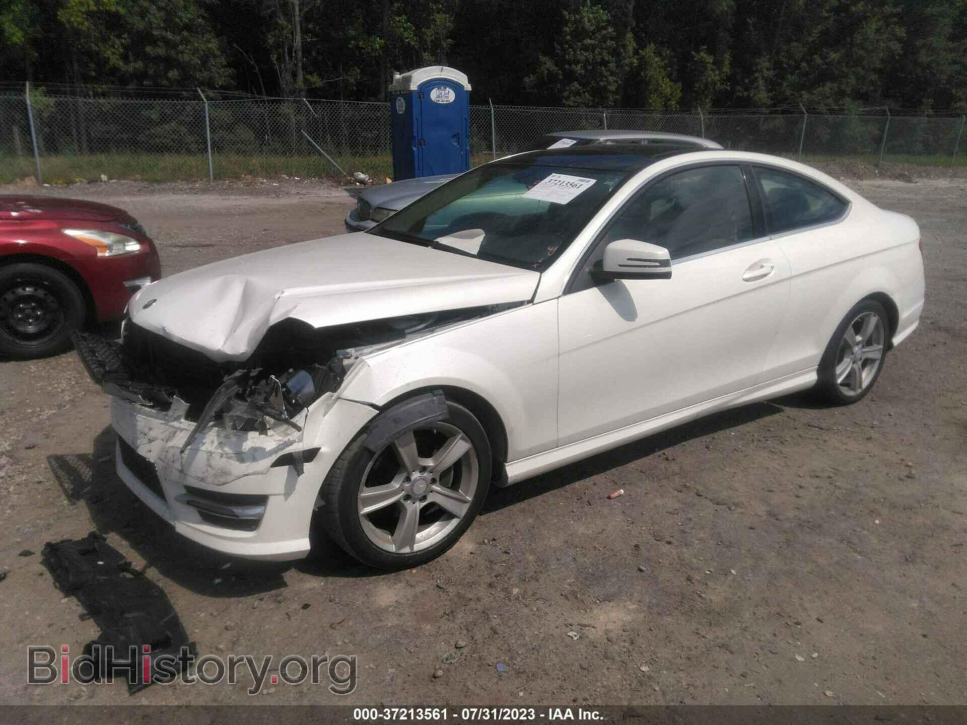 2012 MERCEDES-BENZ C 250 - VIN: WDDGJ4HB4CF771237 - Фото 2