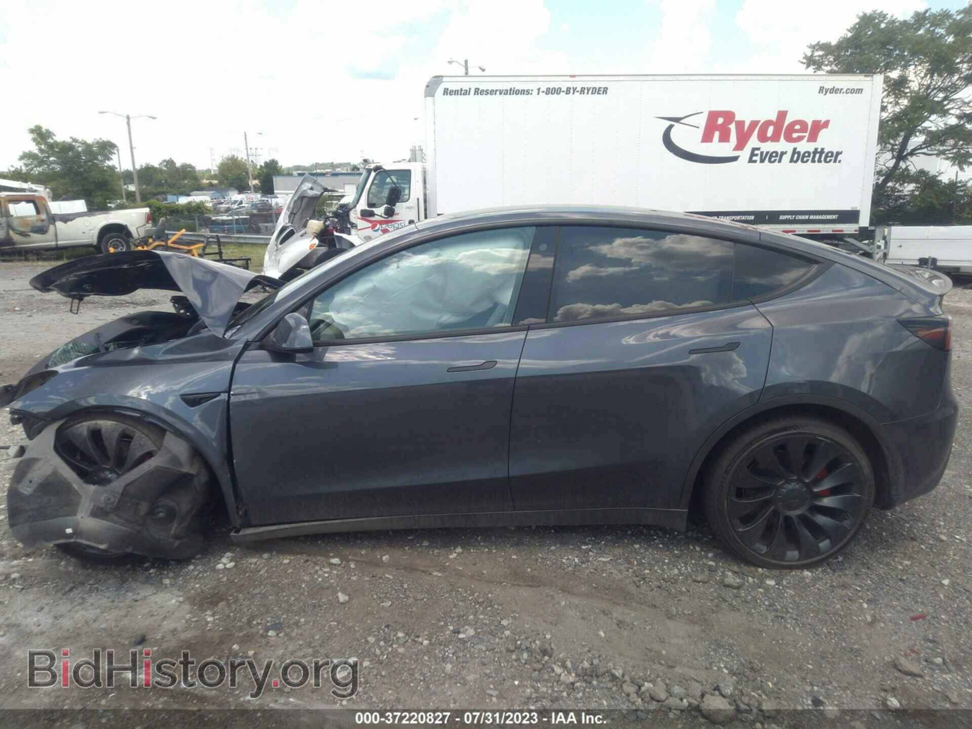 2022 TESLA MODEL Y - VIN: 7SAYGDEF4NF523696 - Фото 13