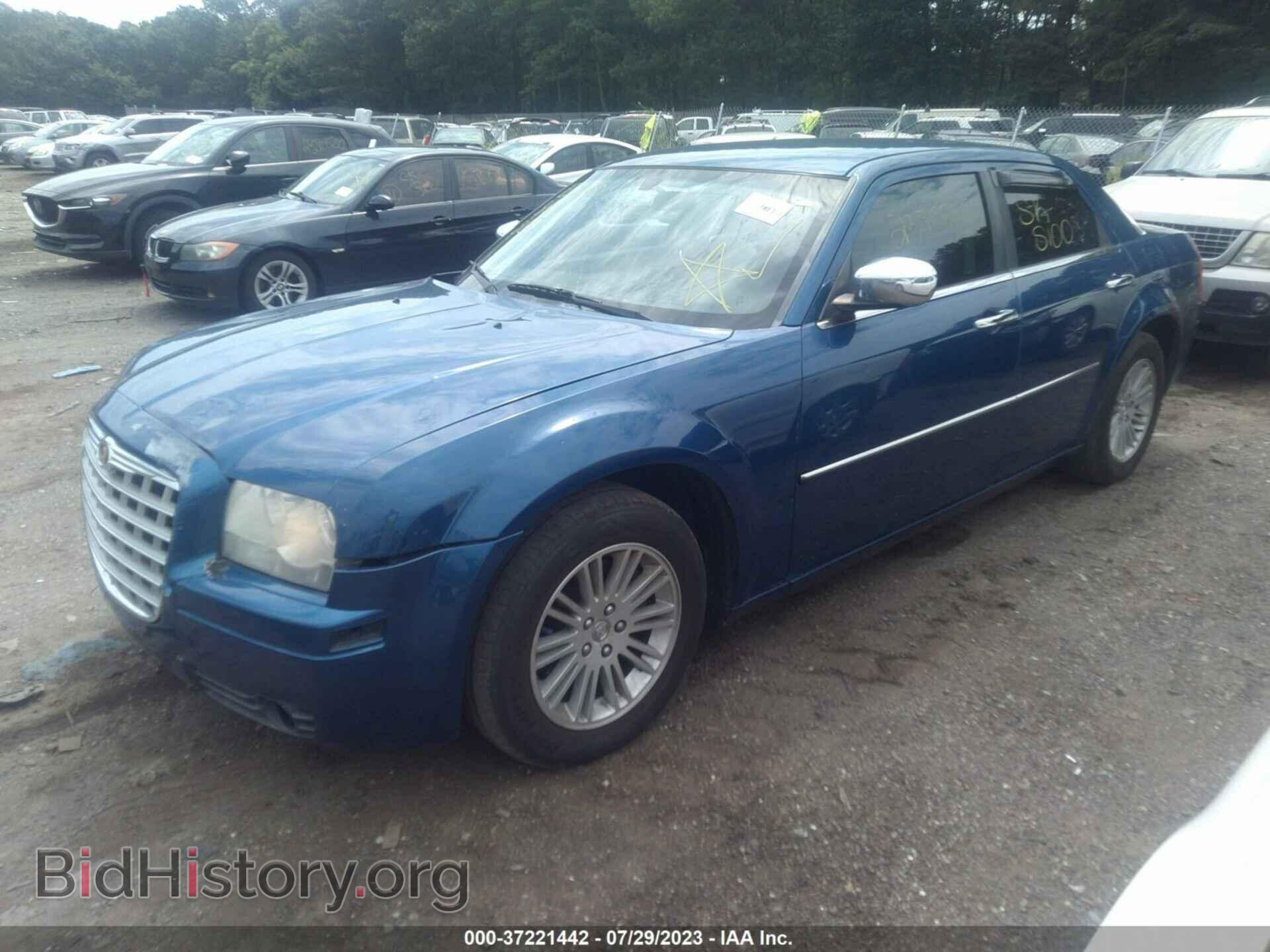 2010 CHRYSLER 300 - VIN: 2C3CA4CD8AH185352 - Фото 2