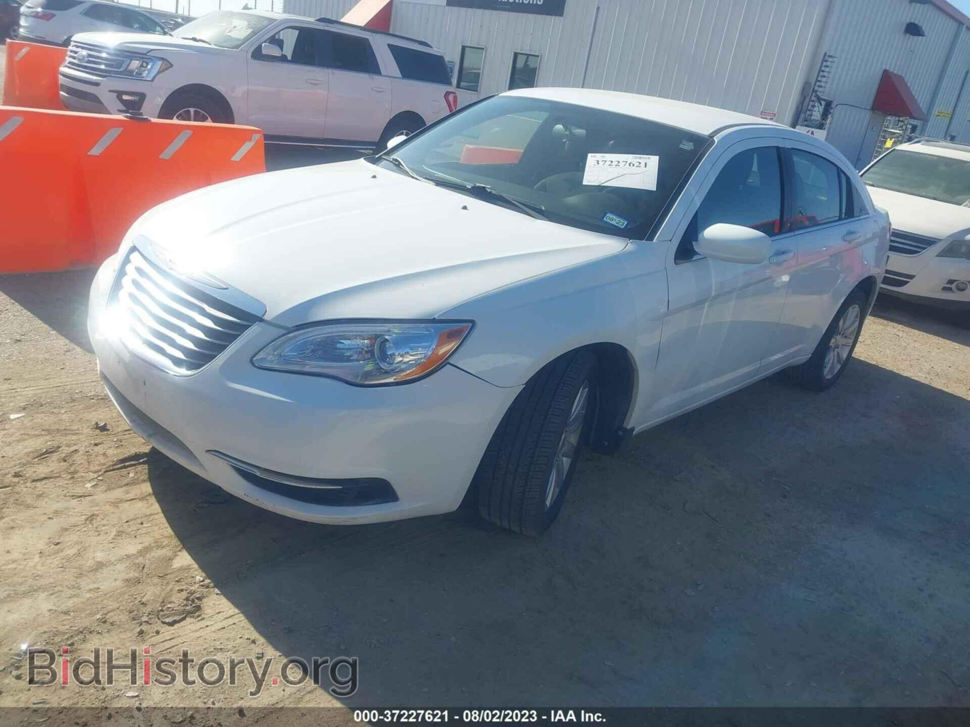 2013 CHRYSLER 200 - VIN: 1C3CCBBB4DN672056 - Фото 2
