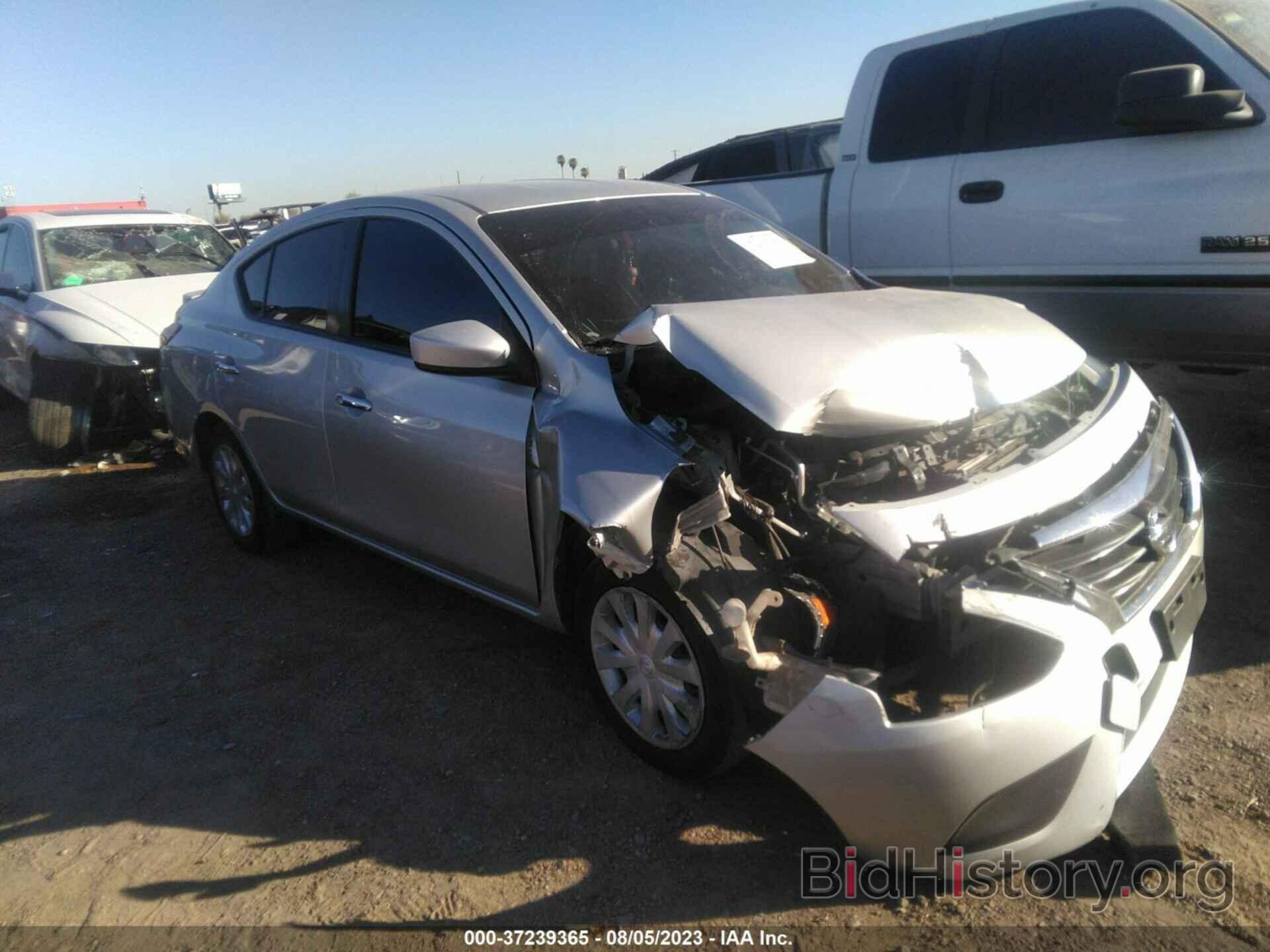 Photo 3N1CN7AP4KL863203 - NISSAN VERSA SEDAN 2019