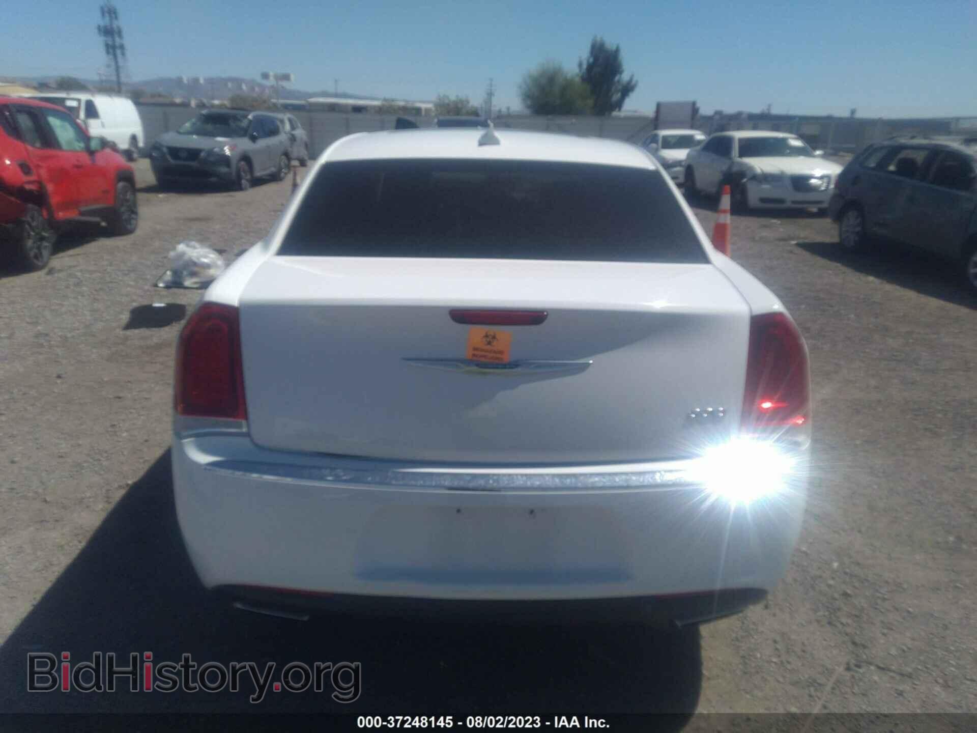 2017 CHRYSLER 300 - VIN: 2C3CCAAG8HH552332 - Фото 16