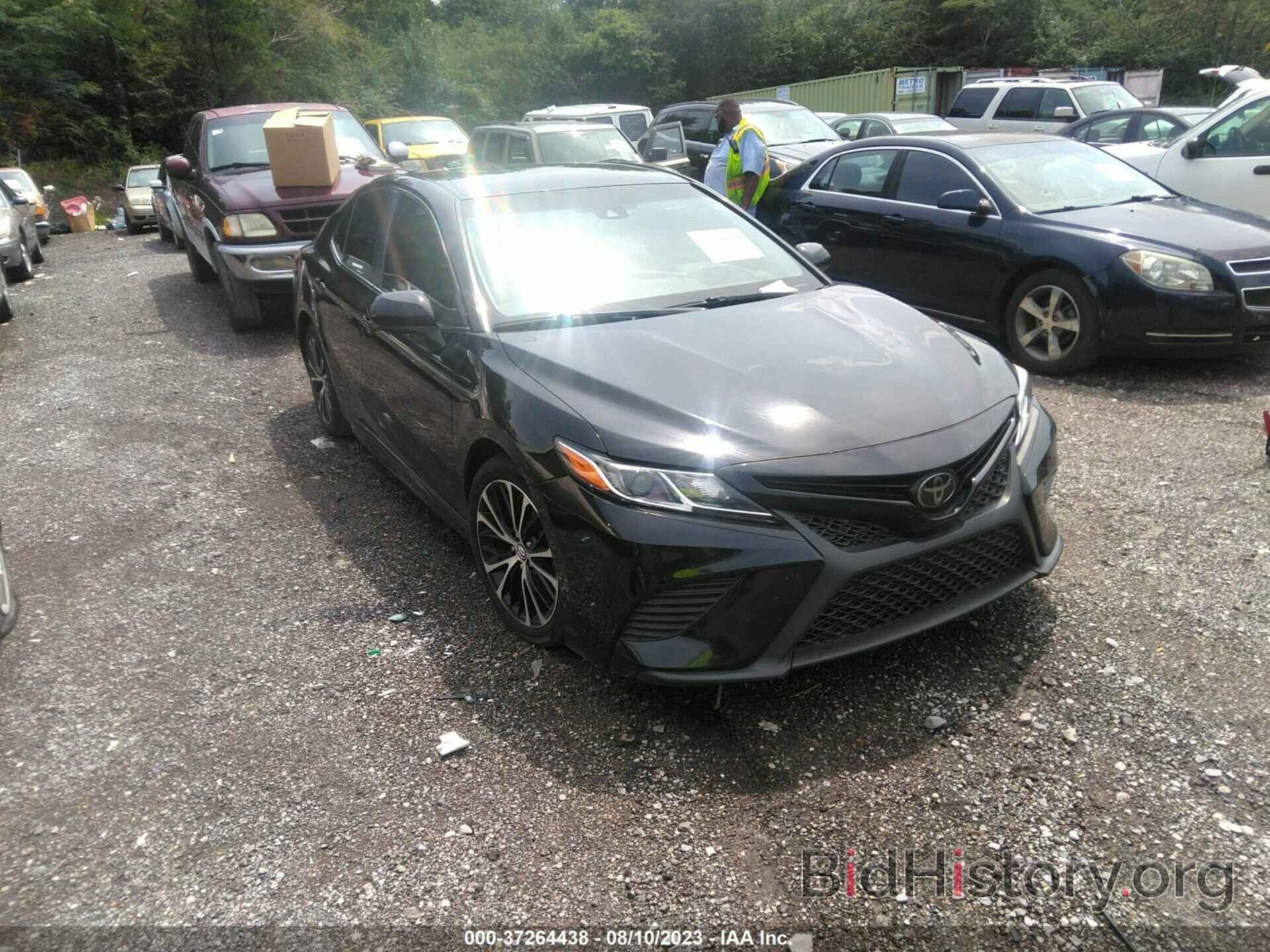 Photo 4T1B11HK9JU592697 - TOYOTA CAMRY 2018