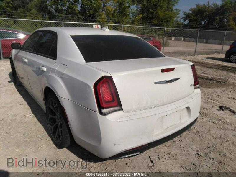 2017 Chrysler 300 (VIN 2C3CCABG4HH663099) — фото 3 из 16