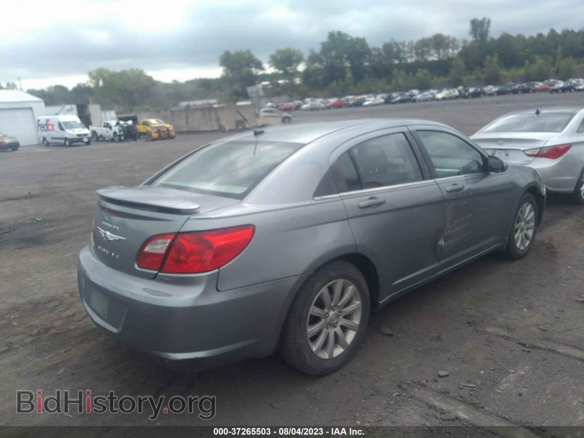 2010 CHRYSLER SEBRING - VIN: 1C3CC5FB7AN102057 - Фото 4