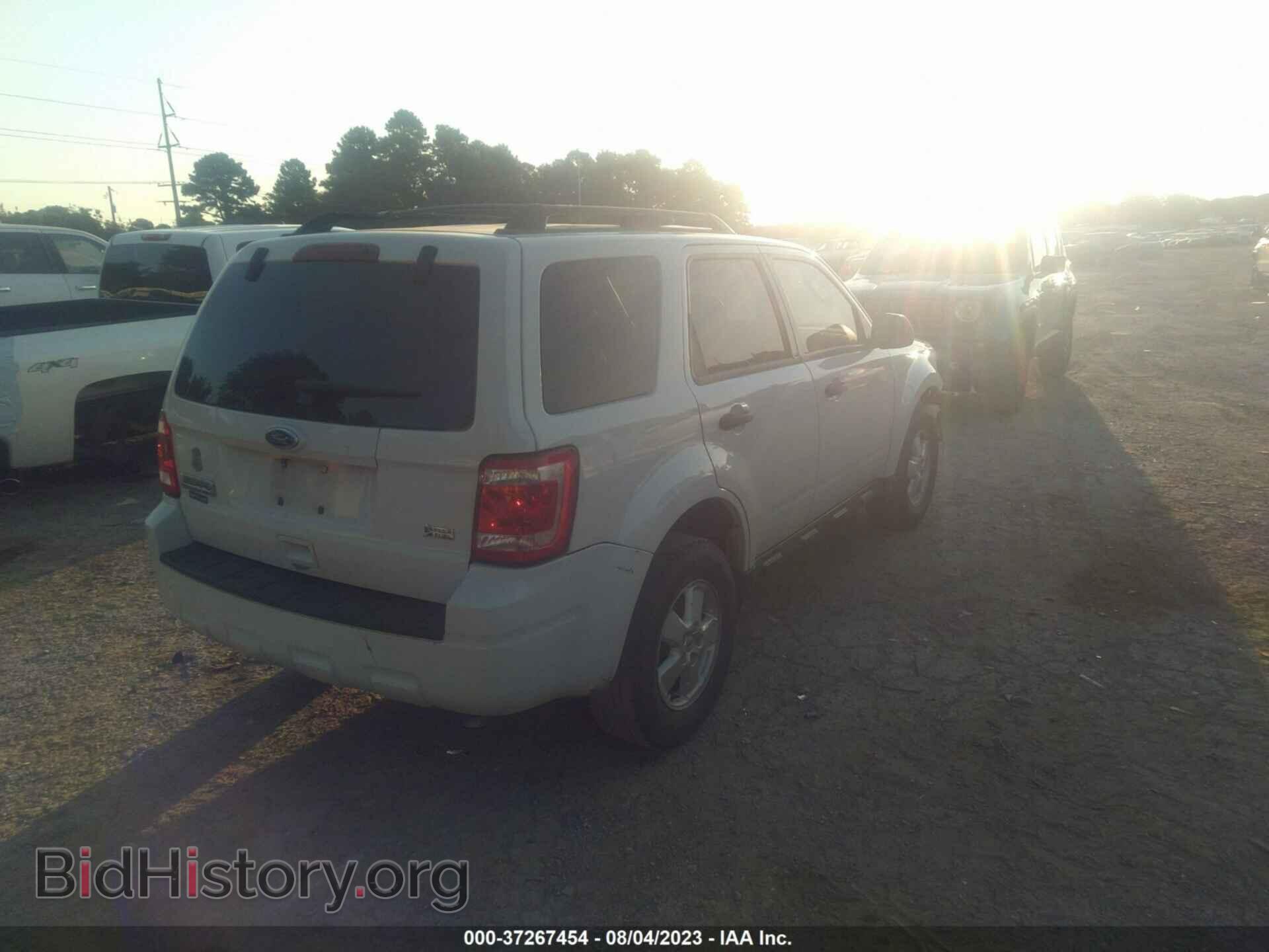 2010 FORD ESCAPE - VIN: 1FMCU0DG9AKA42371 - Фото 4