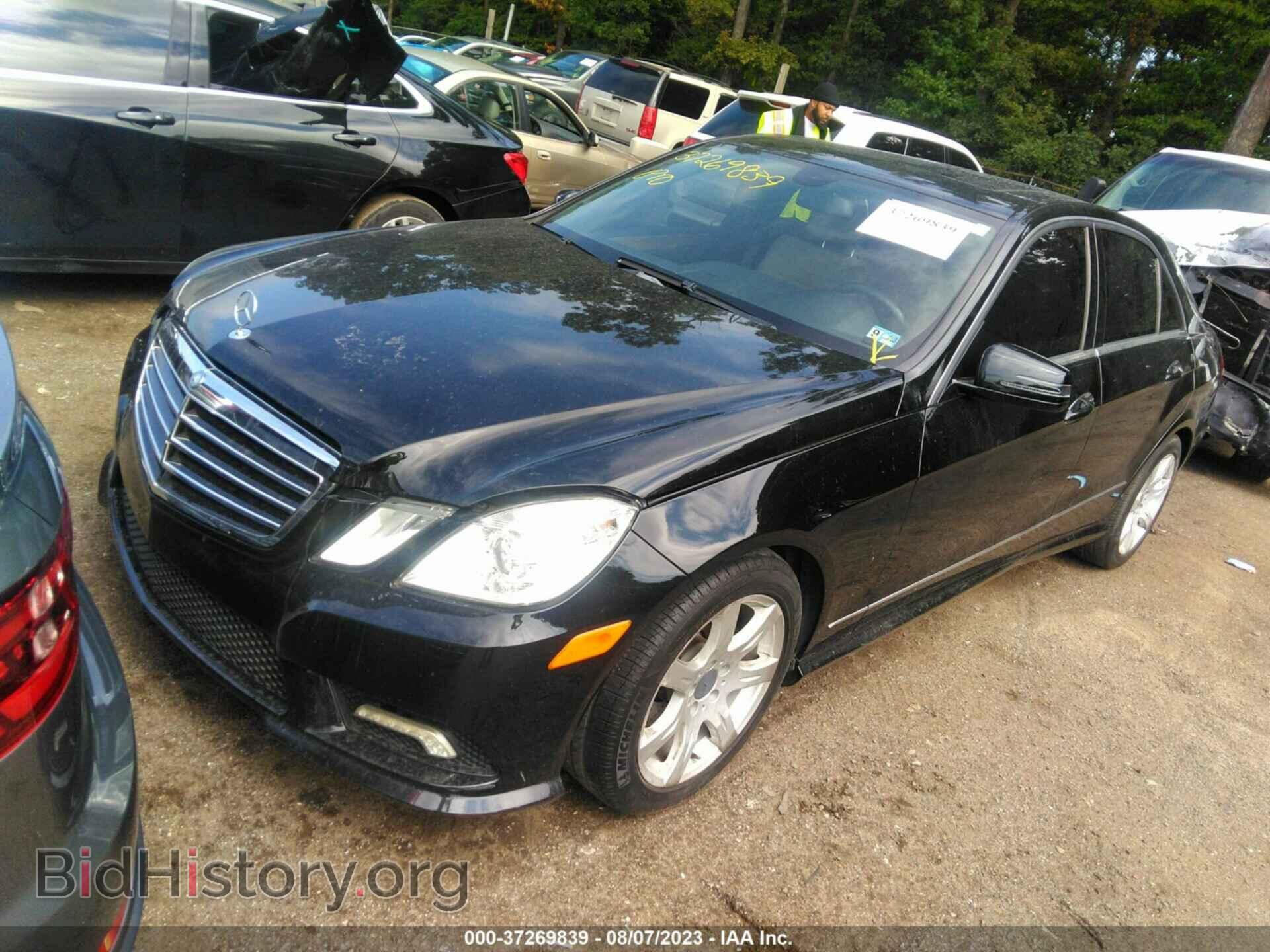 2011 MERCEDES-BENZ E-CLASS - VIN: WDDHF8HB3BA425110 - Фото 2