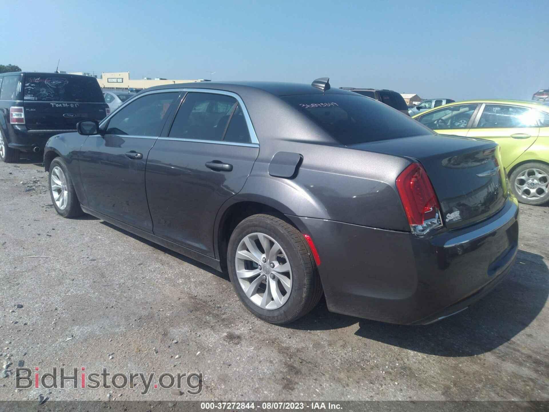 2015 CHRYSLER 300 - VIN: 2C3CCAAG0FH882219 - Фото 3