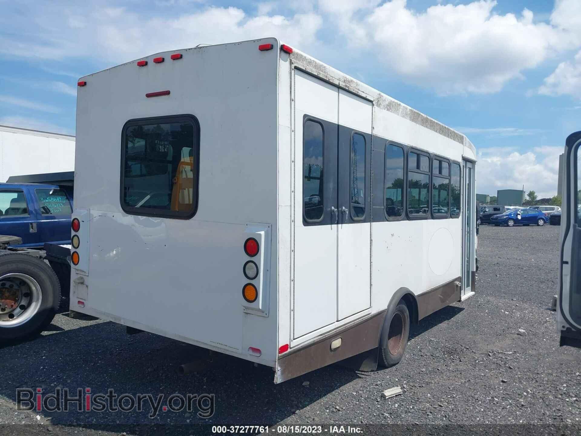 2006 FORD E-450 CUTAWAY - VIN: 1FDXE45S16DA92217 - Фото 3