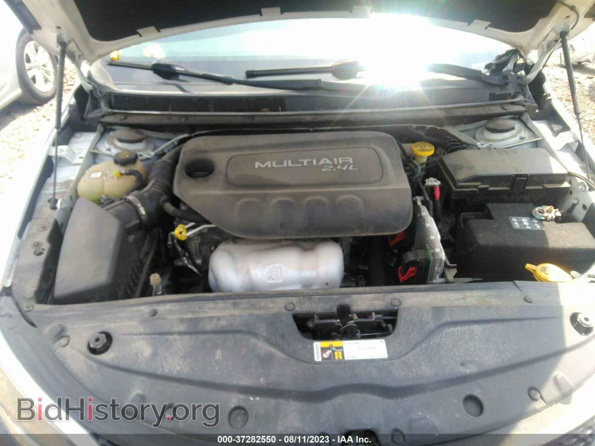 2016 CHRYSLER 200 - VIN: 1C3CCCAB3GN153351 - Фото 10