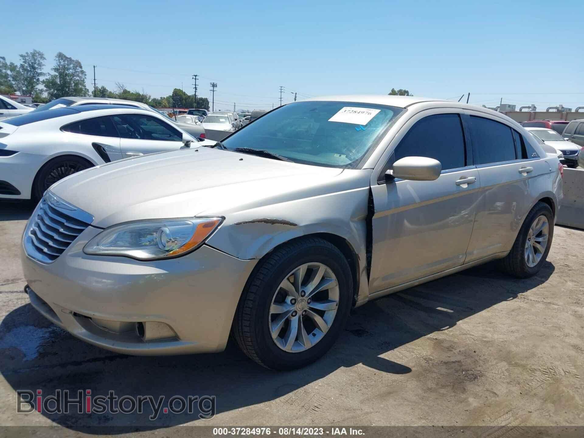 2013 CHRYSLER 200 - VIN: 1C3CCBBB4DN762582 - Фото 2