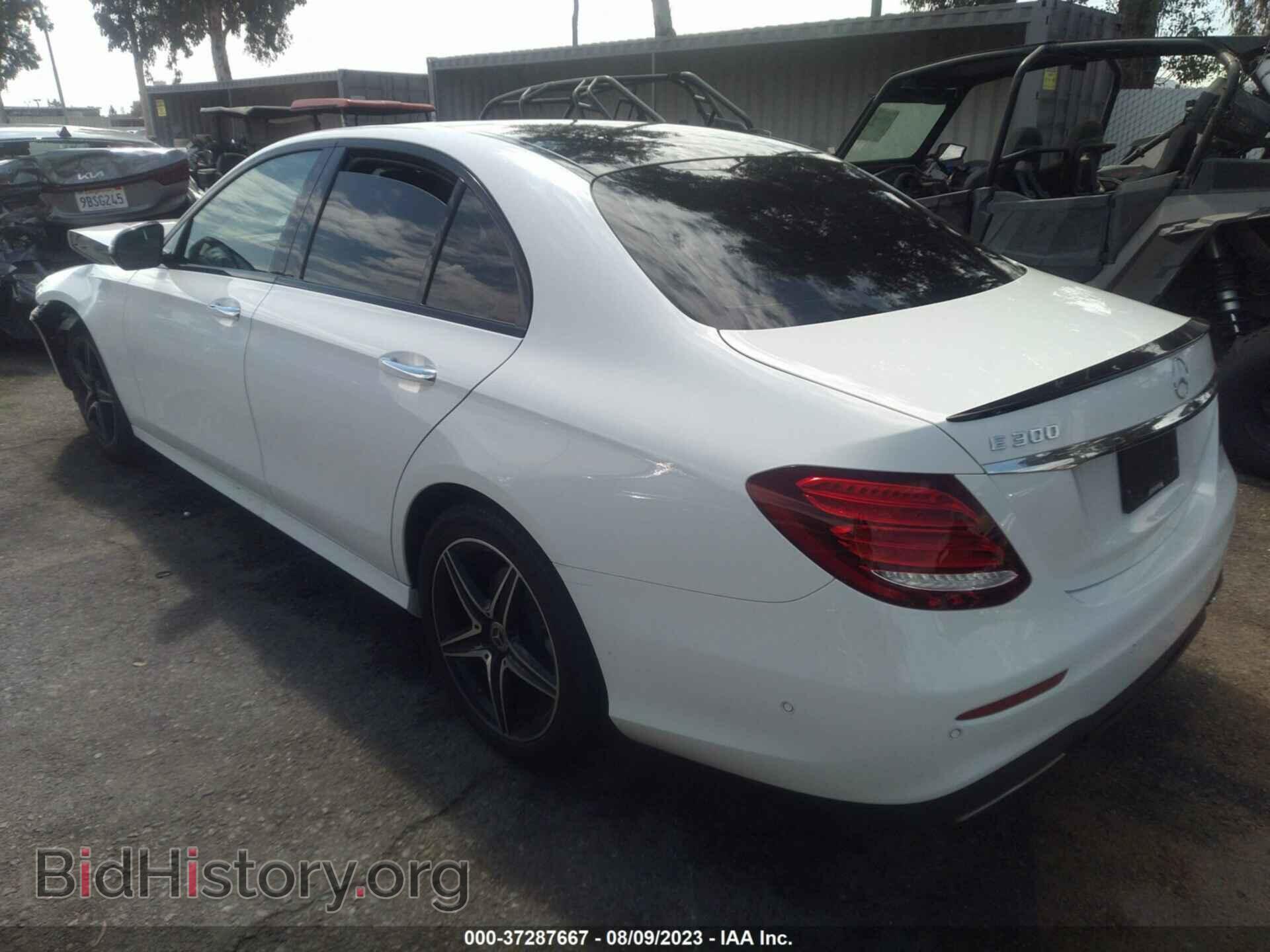 2018 MERCEDES-BENZ E-CLASS - VIN: WDDZF4JB9JA382673 - Фото 3