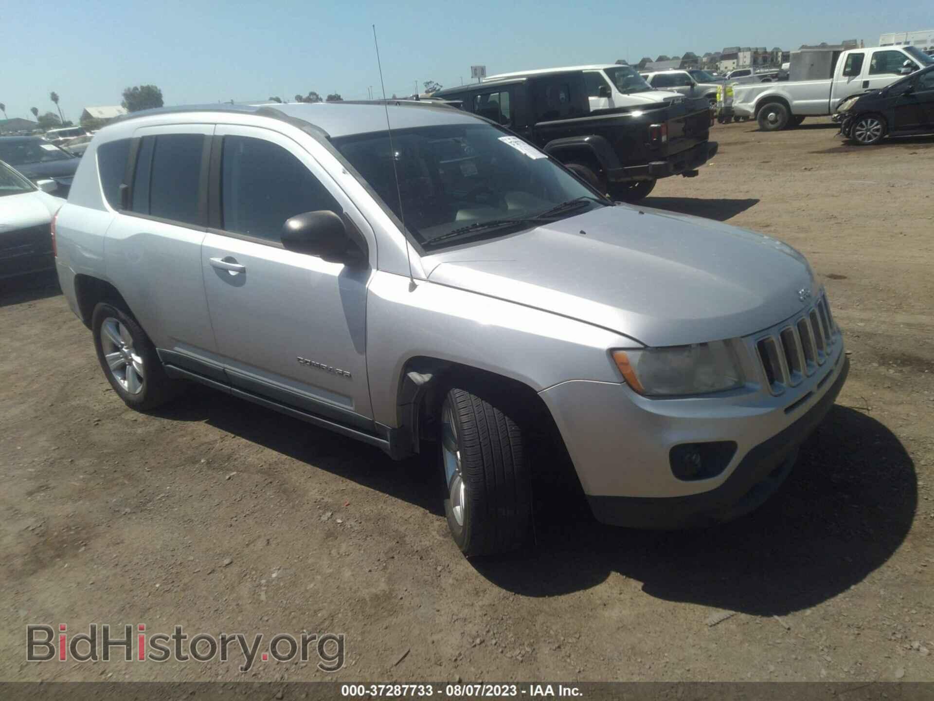 Photo 1J4NT1FB2BD290744 - JEEP COMPASS 2011