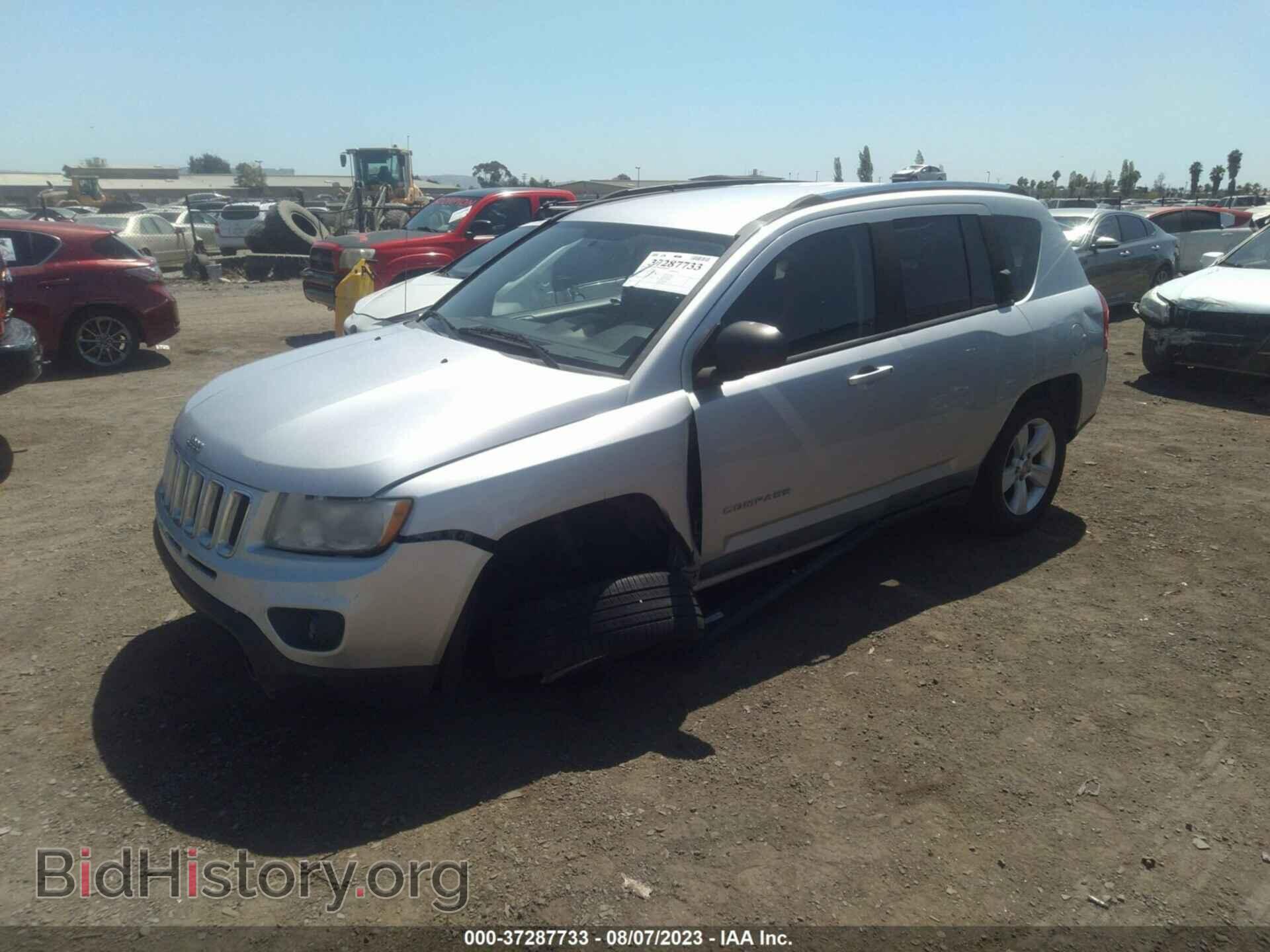 2011 JEEP COMPASS - VIN: 1J4NT1FB2BD290744 - Фото 2