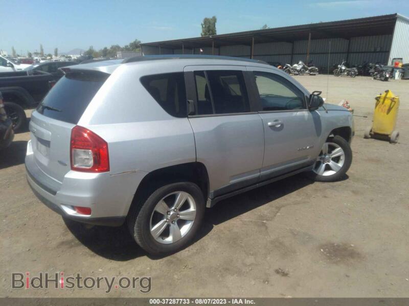 2011 Jeep COMPASS (VIN 1J4NT1FB2BD290744) — фото 4 из 16