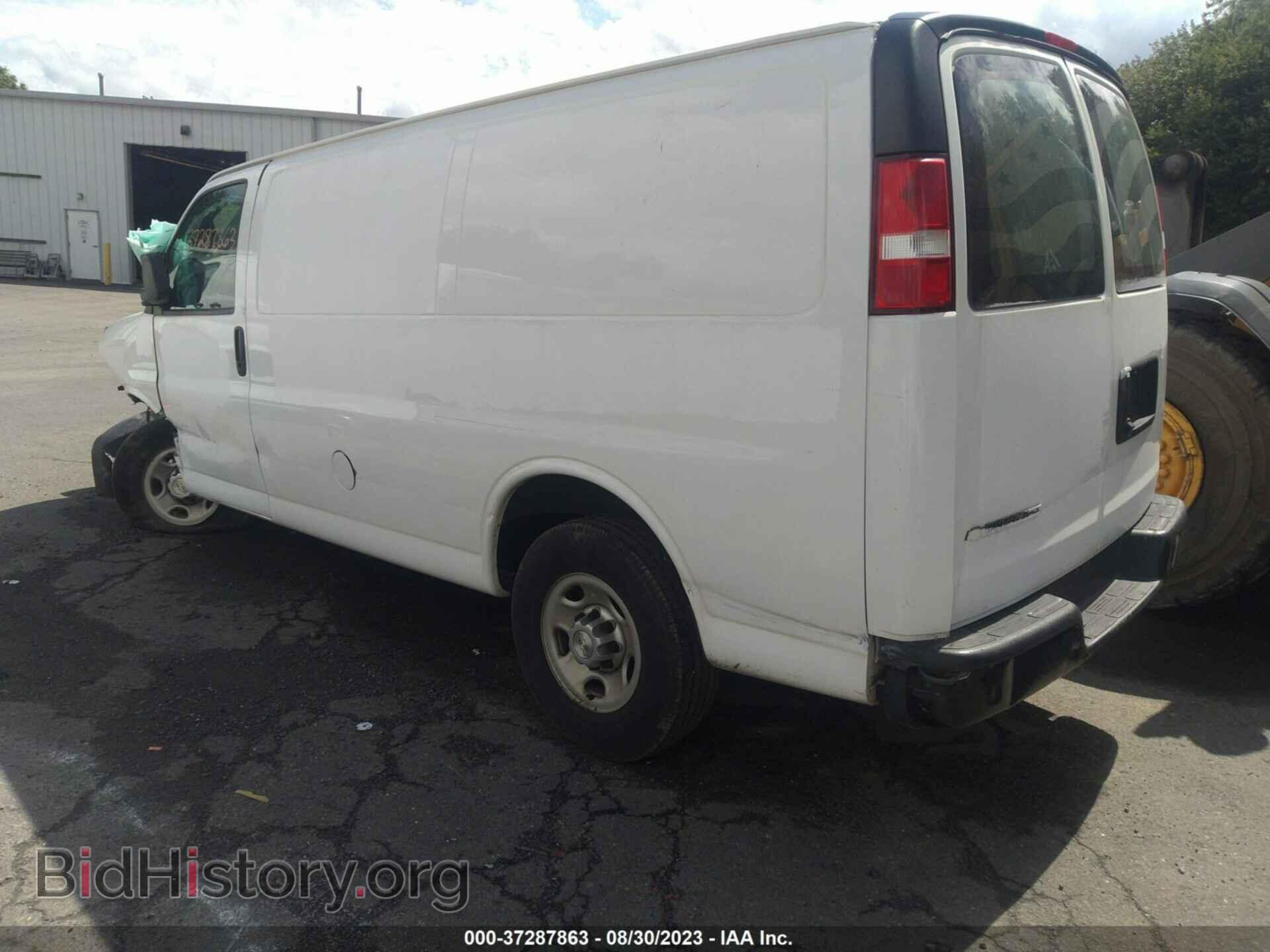 2017 CHEVROLET EXPRESS CARGO VAN - VIN: 1GCWGAFF3H1132876 - Фото 3